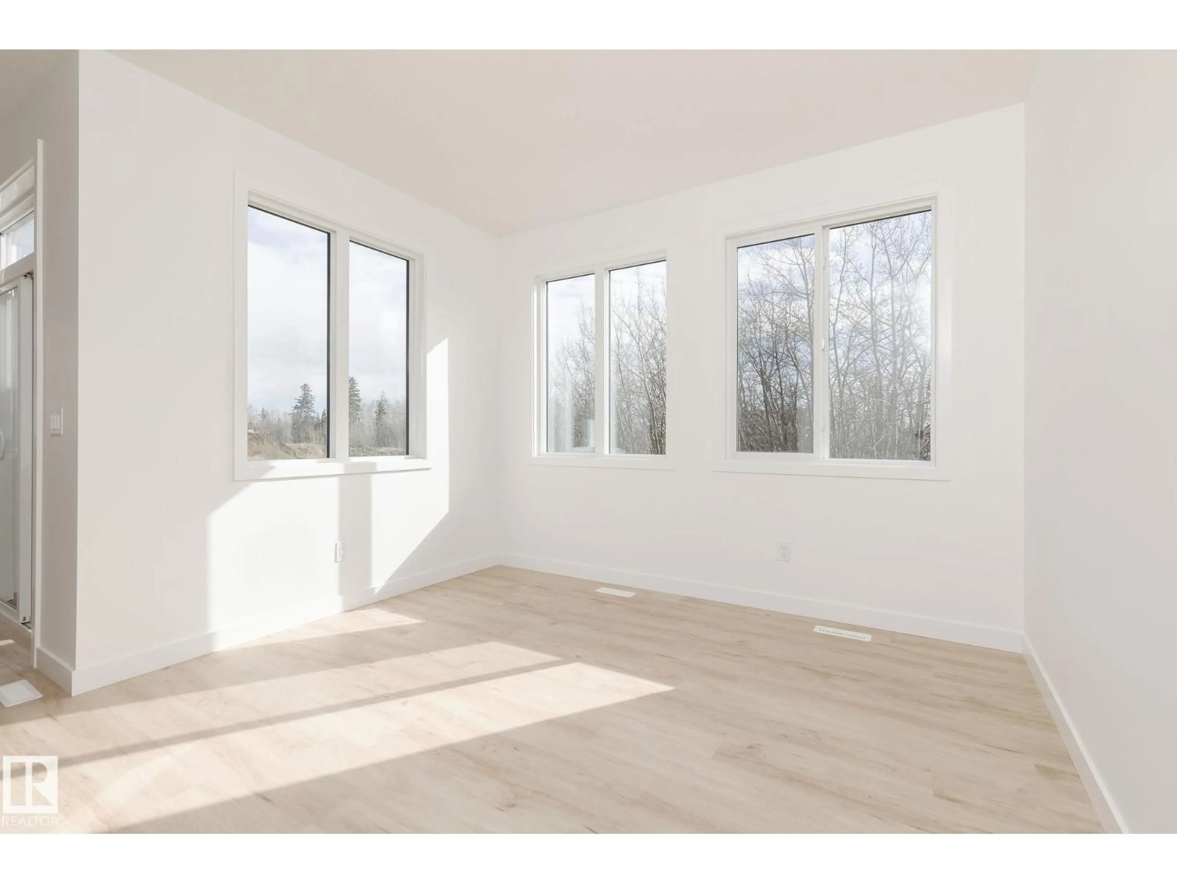 A pic of a room for 8253 KIRIAK LO SW, Edmonton Alberta T6W5S2