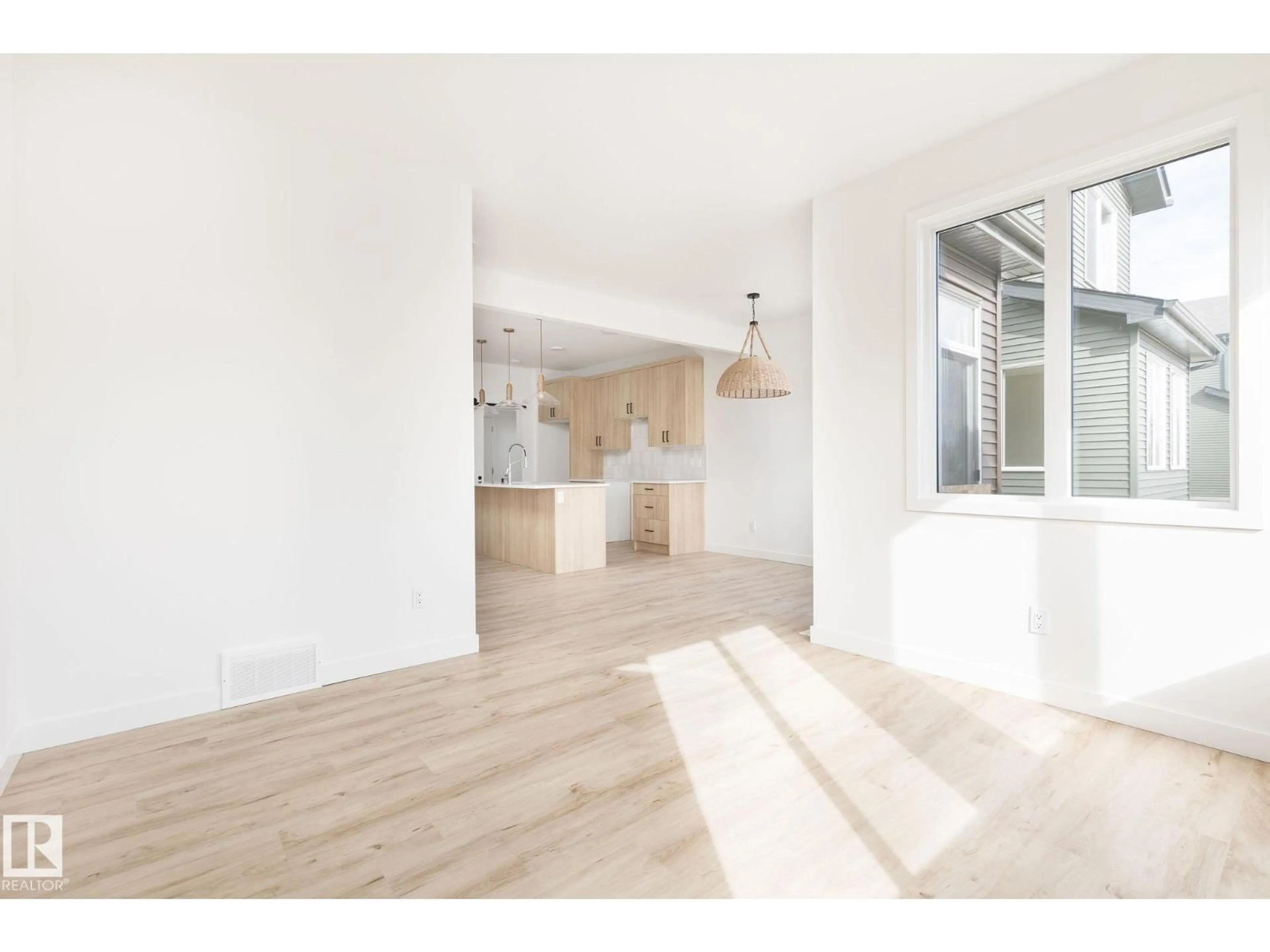 Unknown for 8253 KIRIAK LO SW, Edmonton Alberta T6W5S2