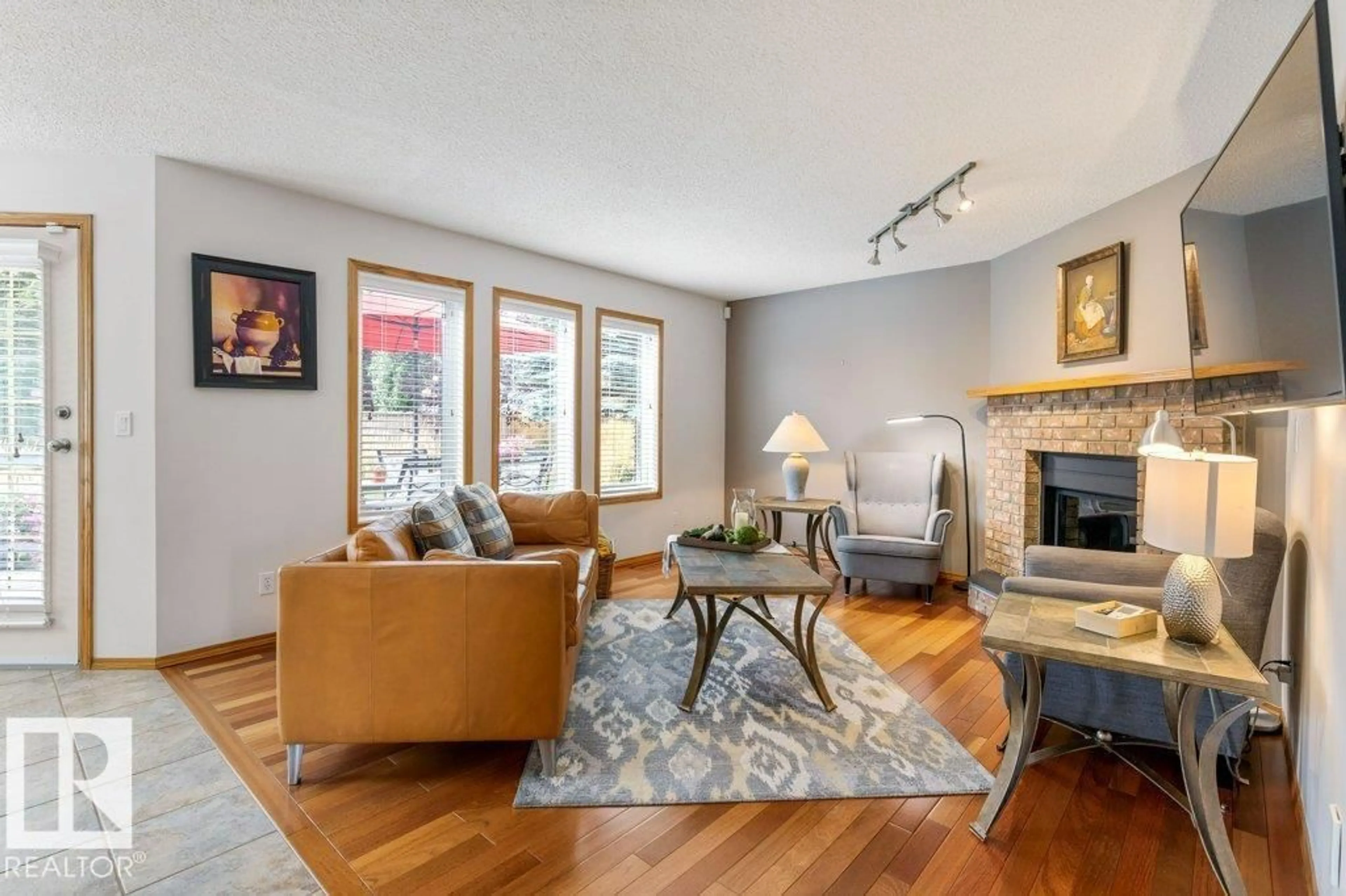 Living room with furniture, unknown for 29 ESSEX CL, St. Albert Alberta T8N5T1