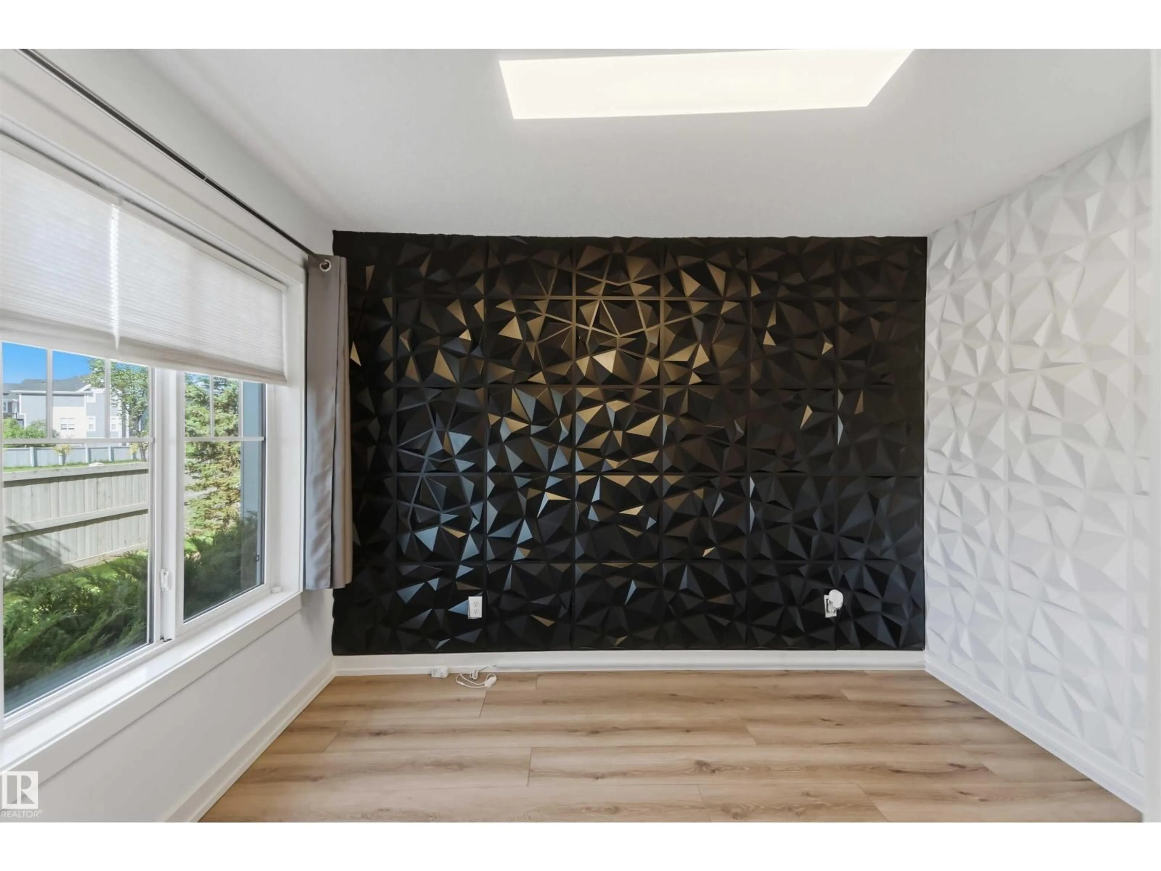 Indoor entryway for #27 - 17832 78 ST, Edmonton Alberta T5Z0P7