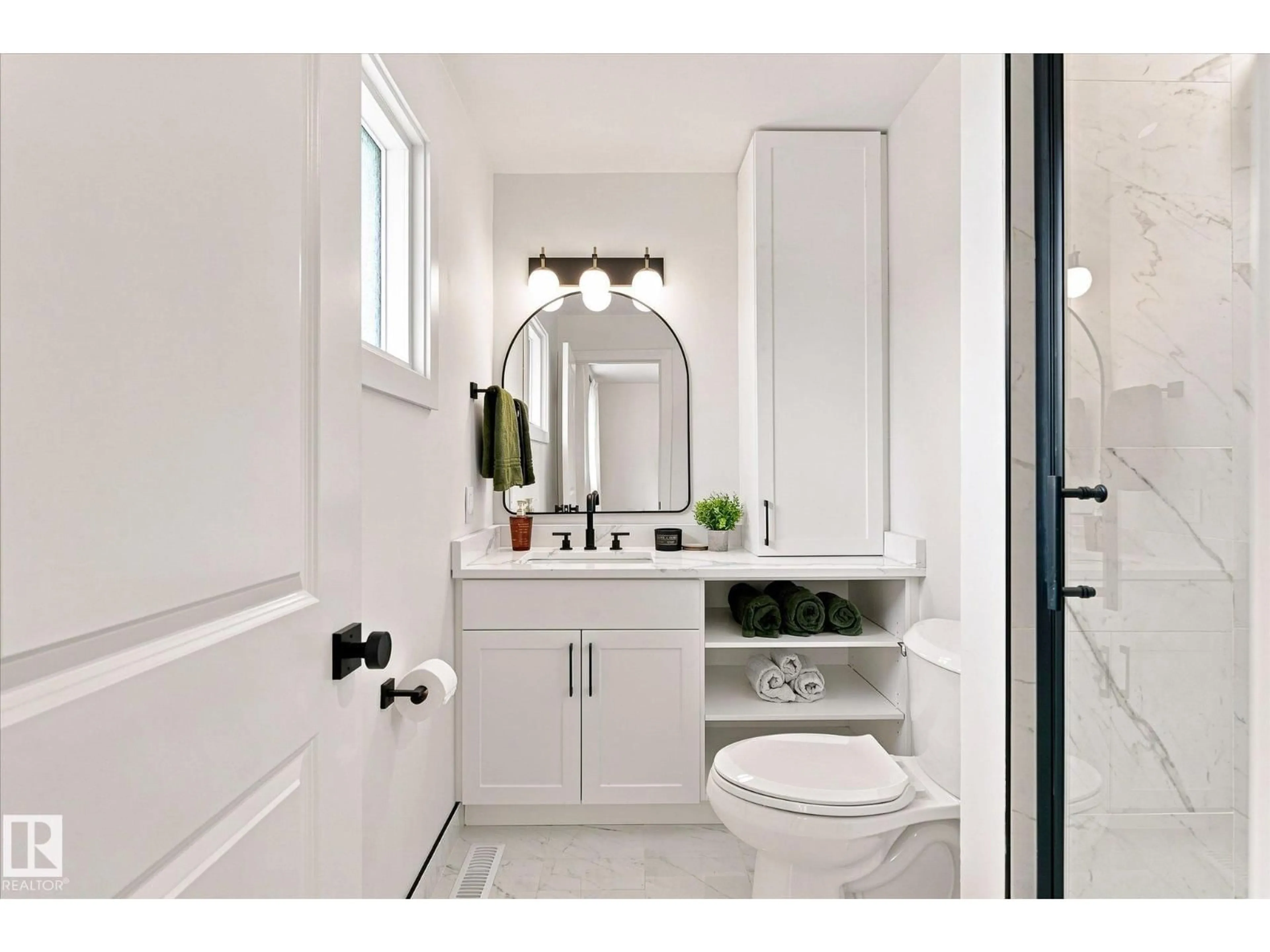 Contemporary bathroom, ceramic/tile floor for 42 ALCOTT CR, St. Albert Alberta T8N2H8