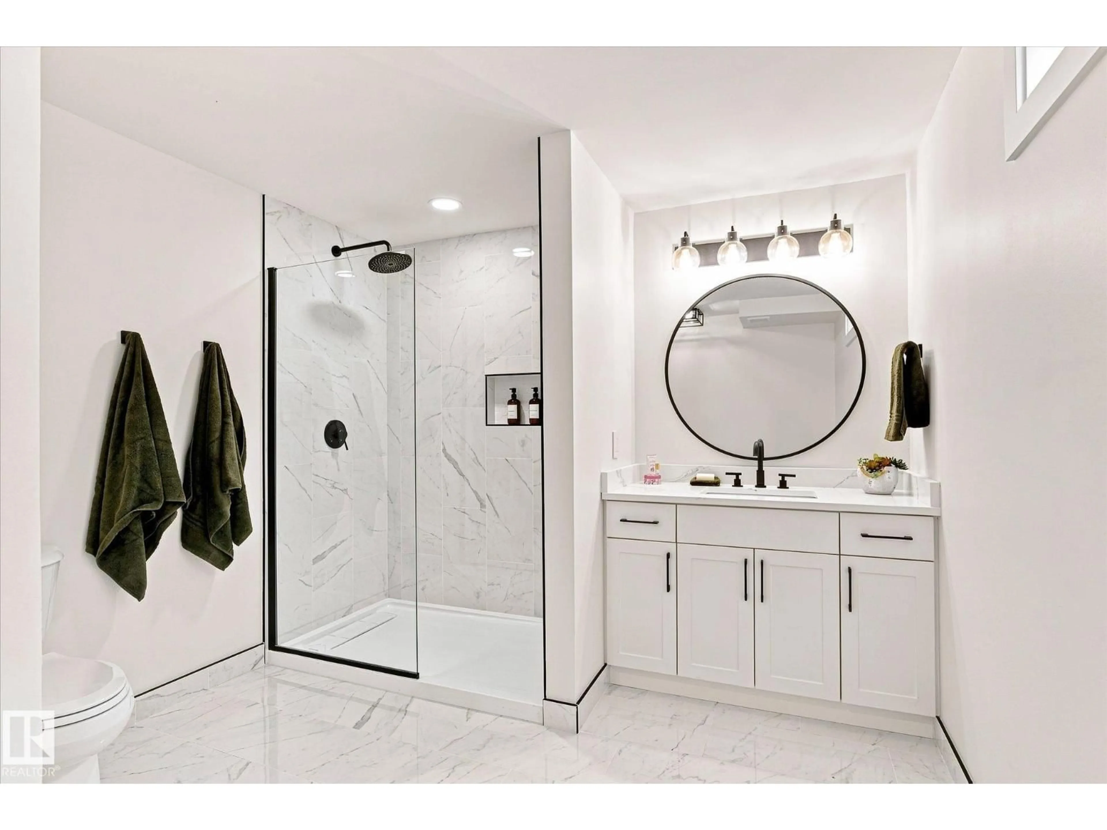 Contemporary bathroom, ceramic/tile floor for 42 ALCOTT CR, St. Albert Alberta T8N2H8