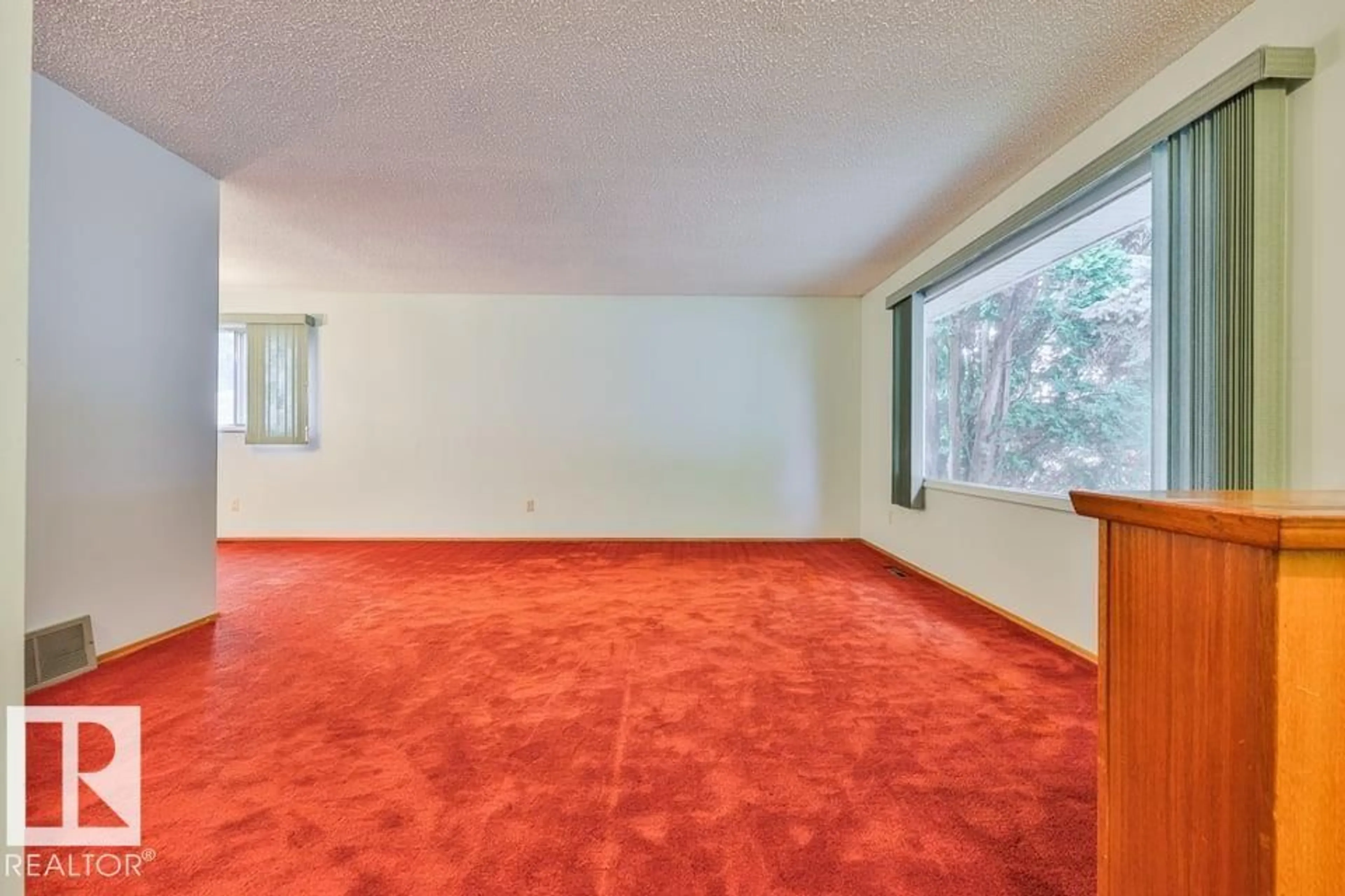 A pic of a room for 1046 STRATHCONA DR, Sherwood Park Alberta T8A1A6