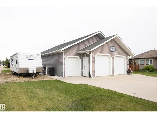 6003 50 AVE, Barrhead 3