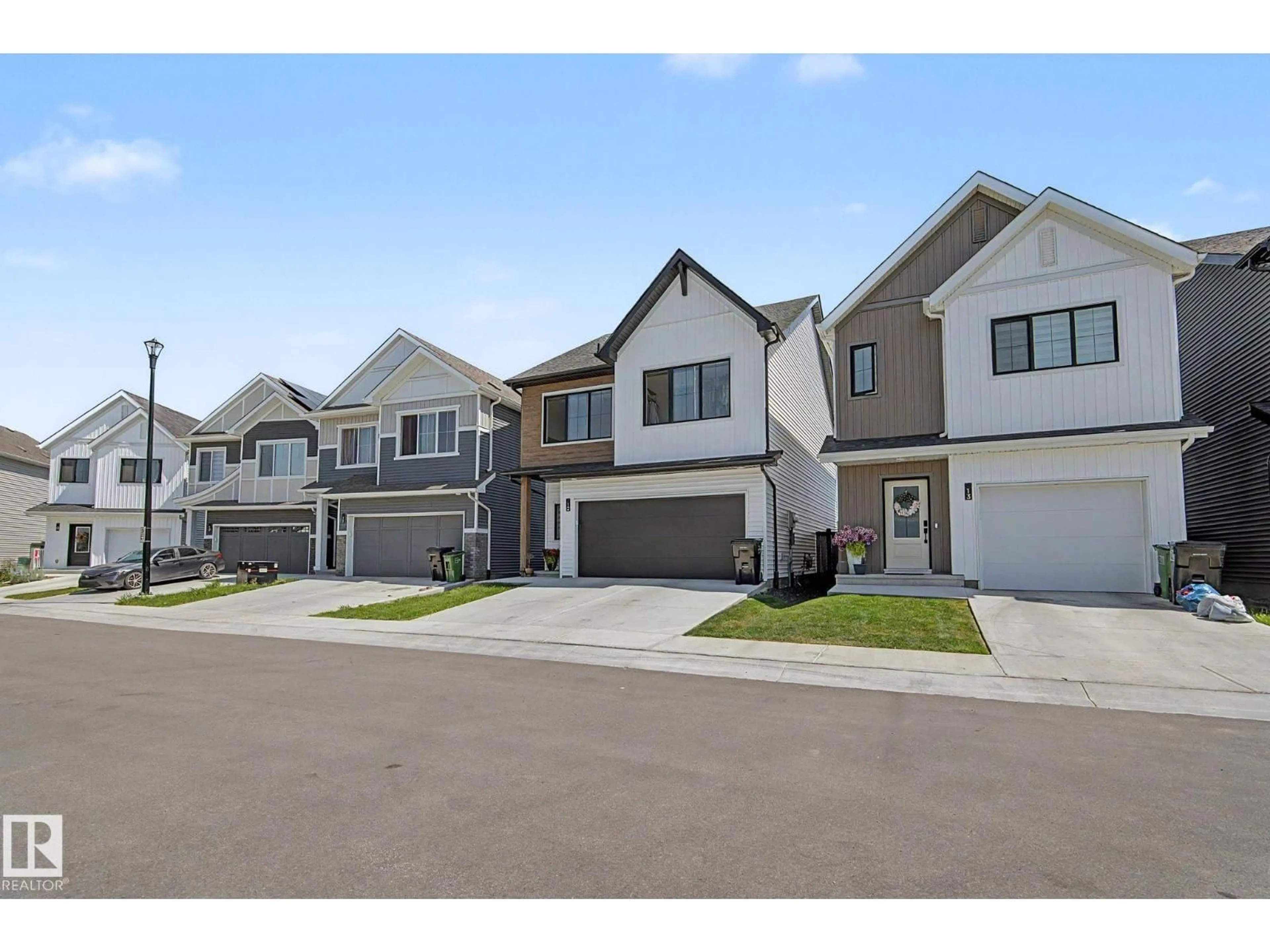 Home with vinyl exterior material, street for 905 - 12 172 ST, Edmonton Alberta T6W3V5