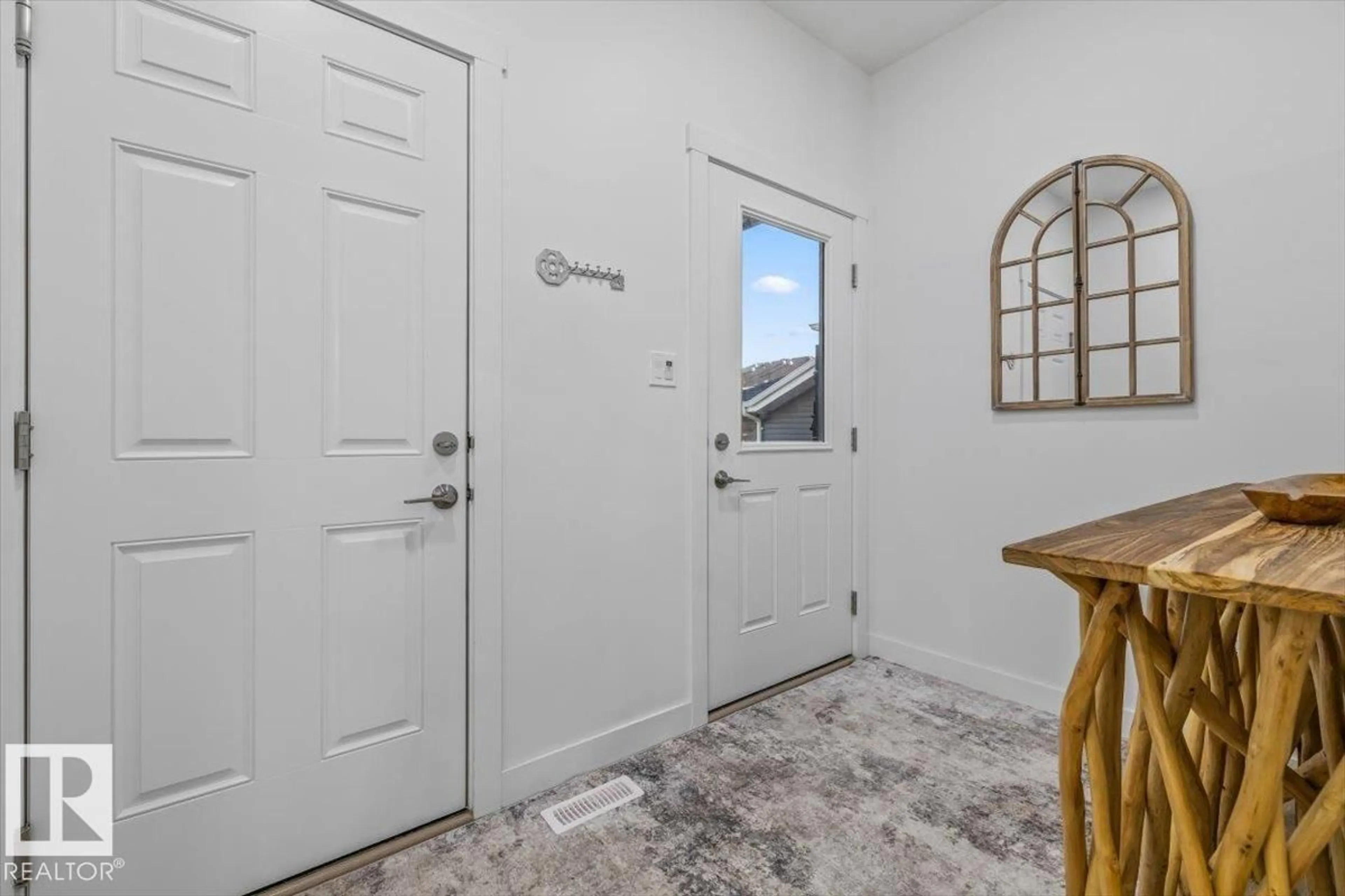 Indoor entryway for 91 HILTON CV, Spruce Grove Alberta T7X1Y4