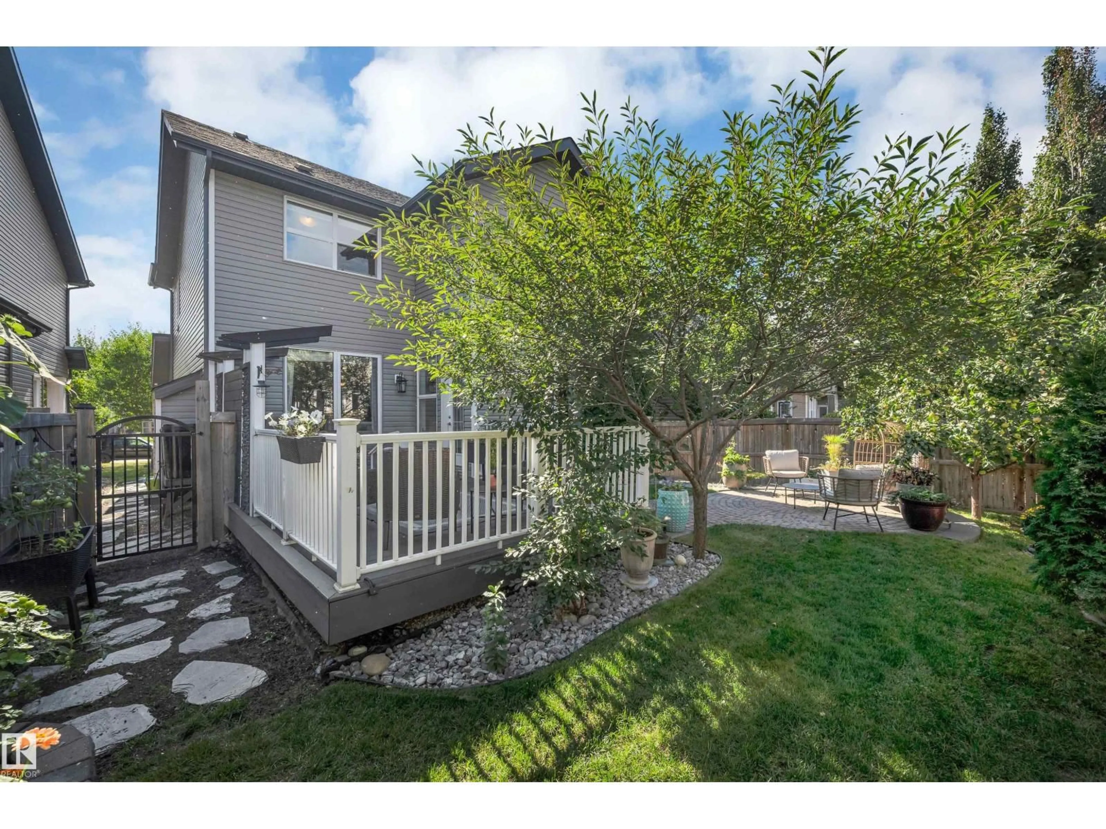 Patio, street for 4092 SUMMERLAND DRIVE, Sherwood Park Alberta T8H0R1