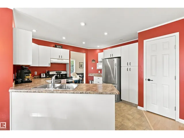 913 7 ST, Cold Lake 5