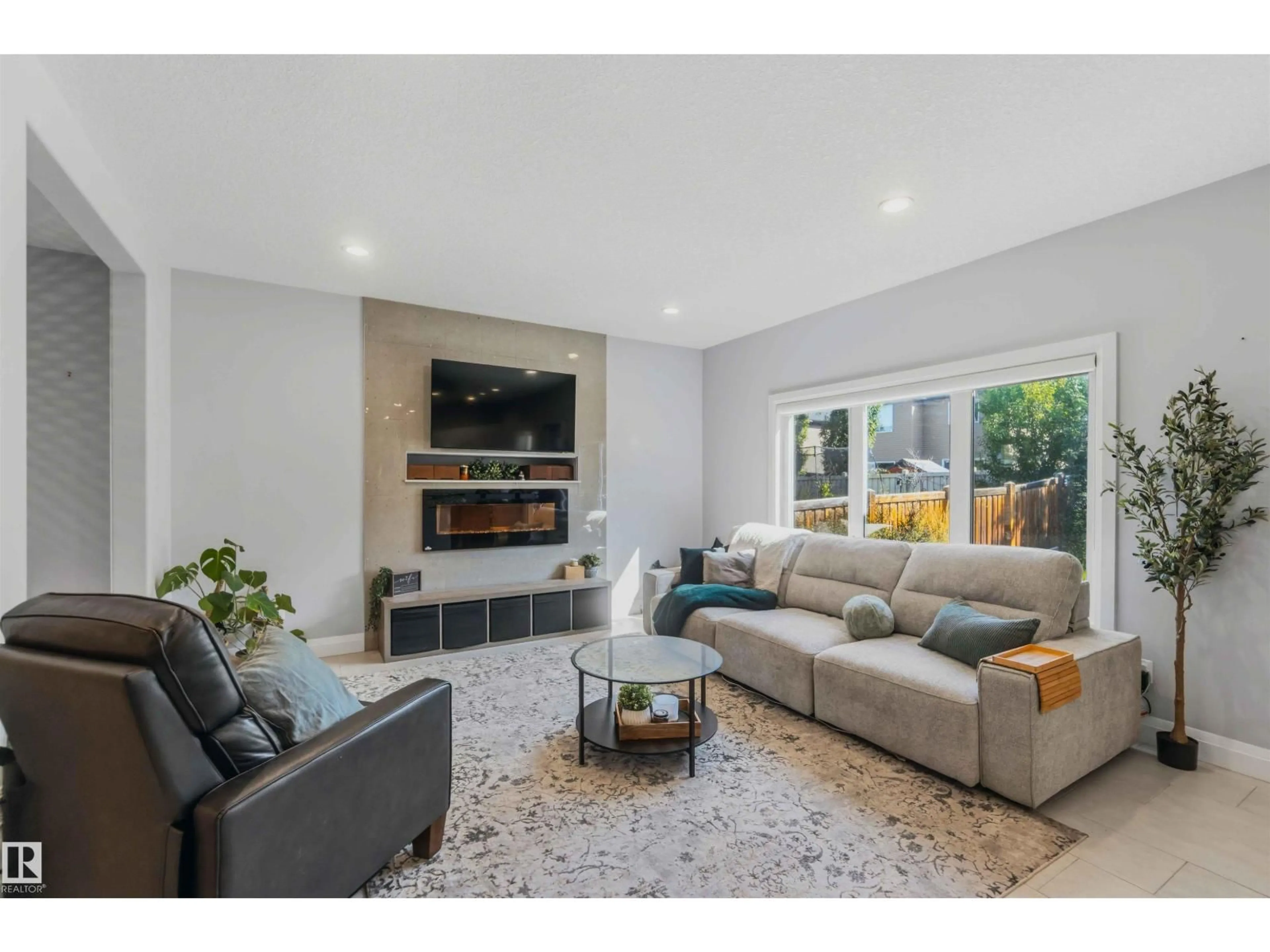 Living room with furniture, unknown for 7 ETOILE CRES, St. Albert Alberta T8N4L2