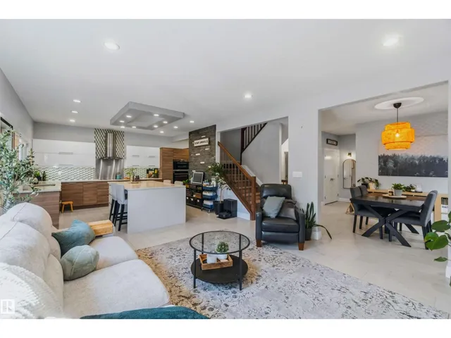 7 ETOILE CRES, St. Albert 4
