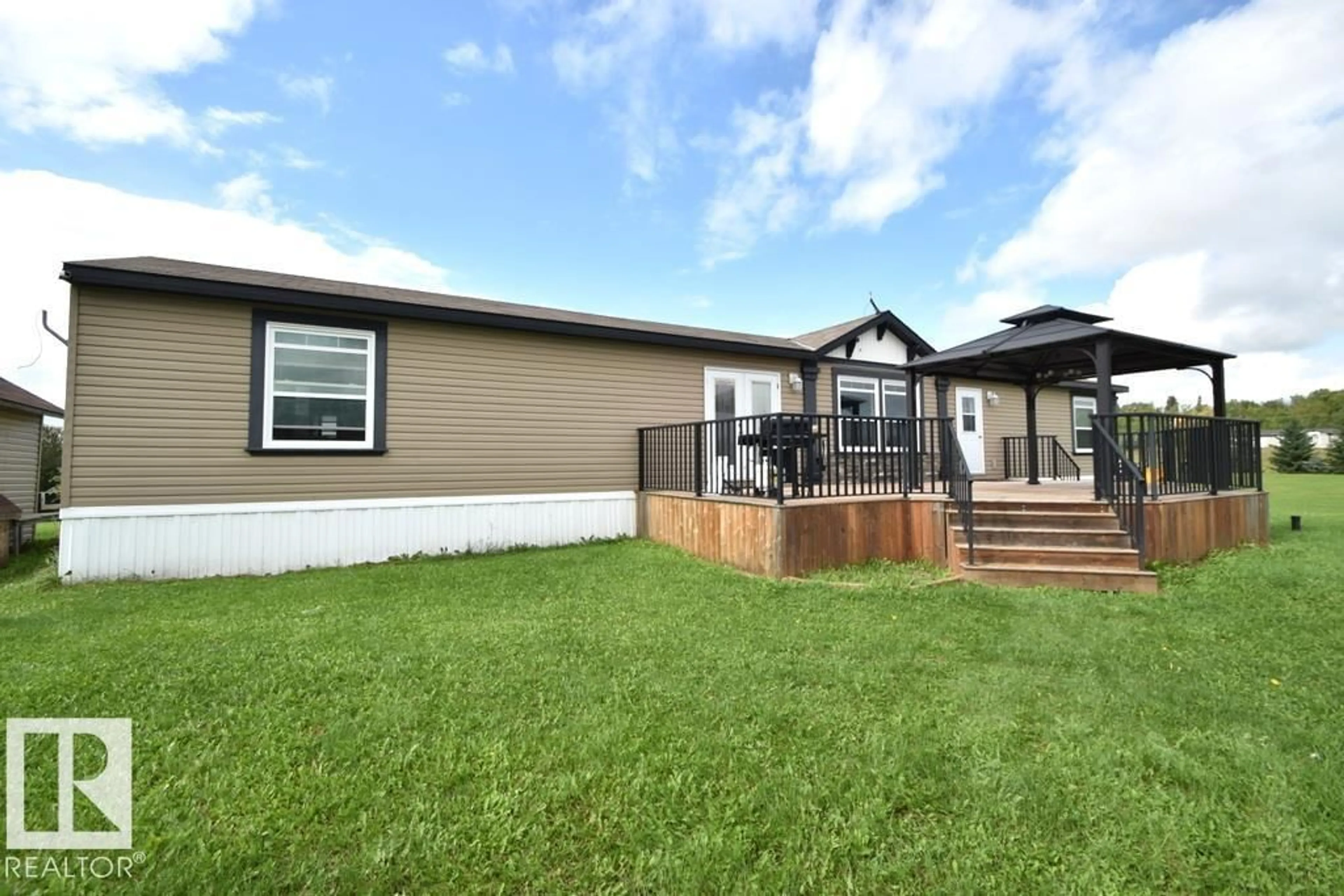 Home with vinyl exterior material, unknown for 6540333 - 5 RGE RD 190, Rural Athabasca County Alberta T0A0M0