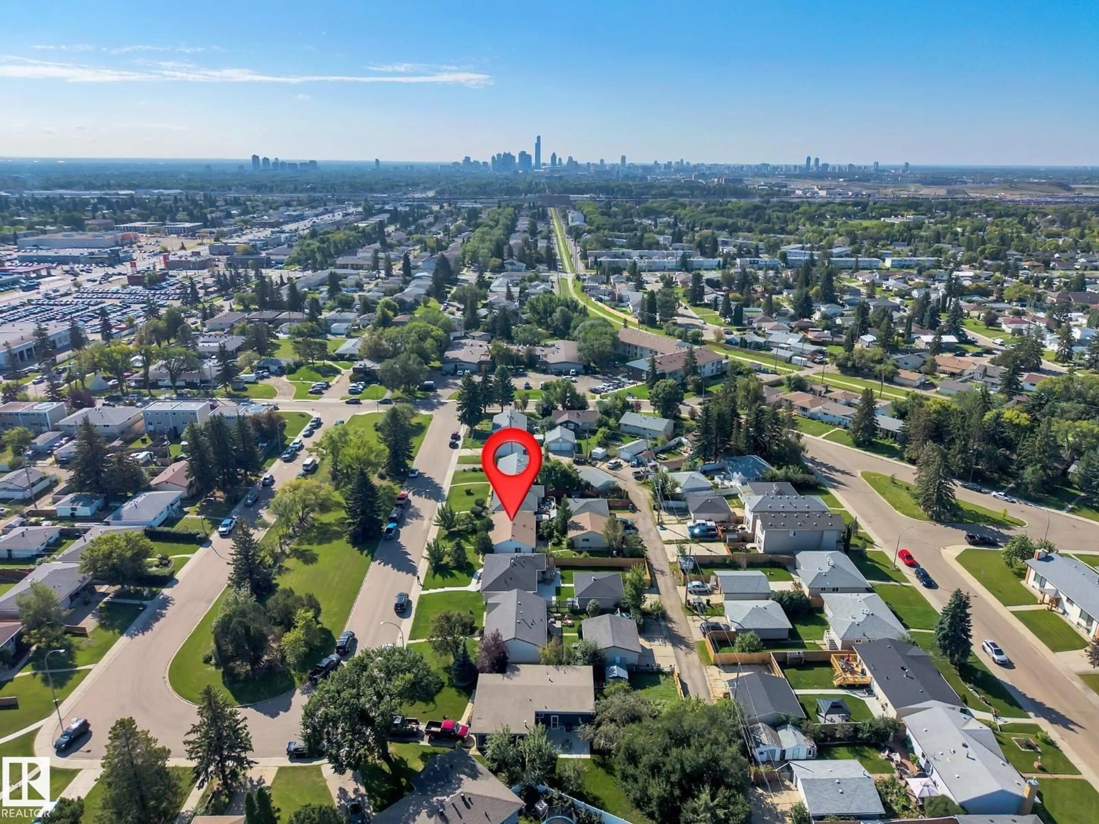 A pic from outside/outdoor area/front of a property/back of a property/a pic from drone, street for NW - 13416 102 ST, Edmonton Alberta T5E4J9
