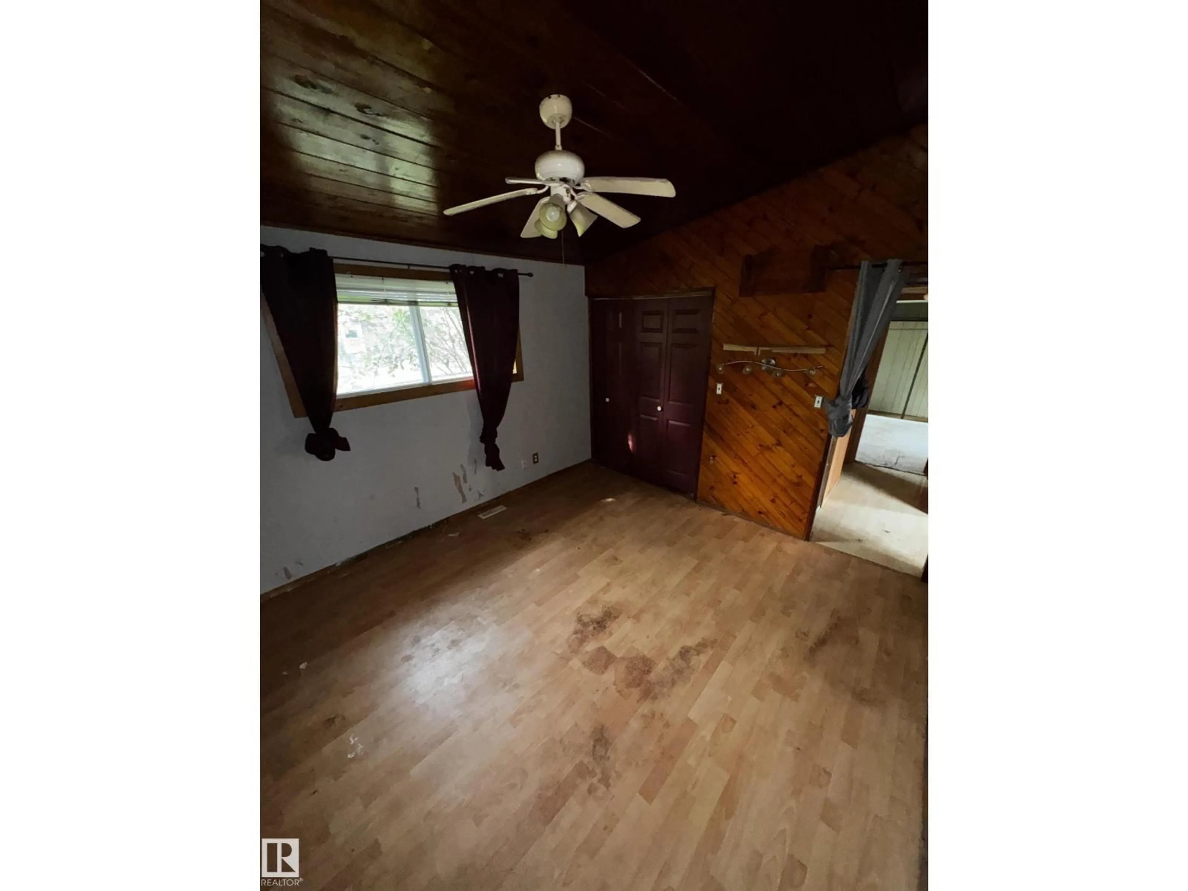 A pic of a room for 4410 LEISURE LN, Rural Lac Ste. Anne County Alberta T0E1V0