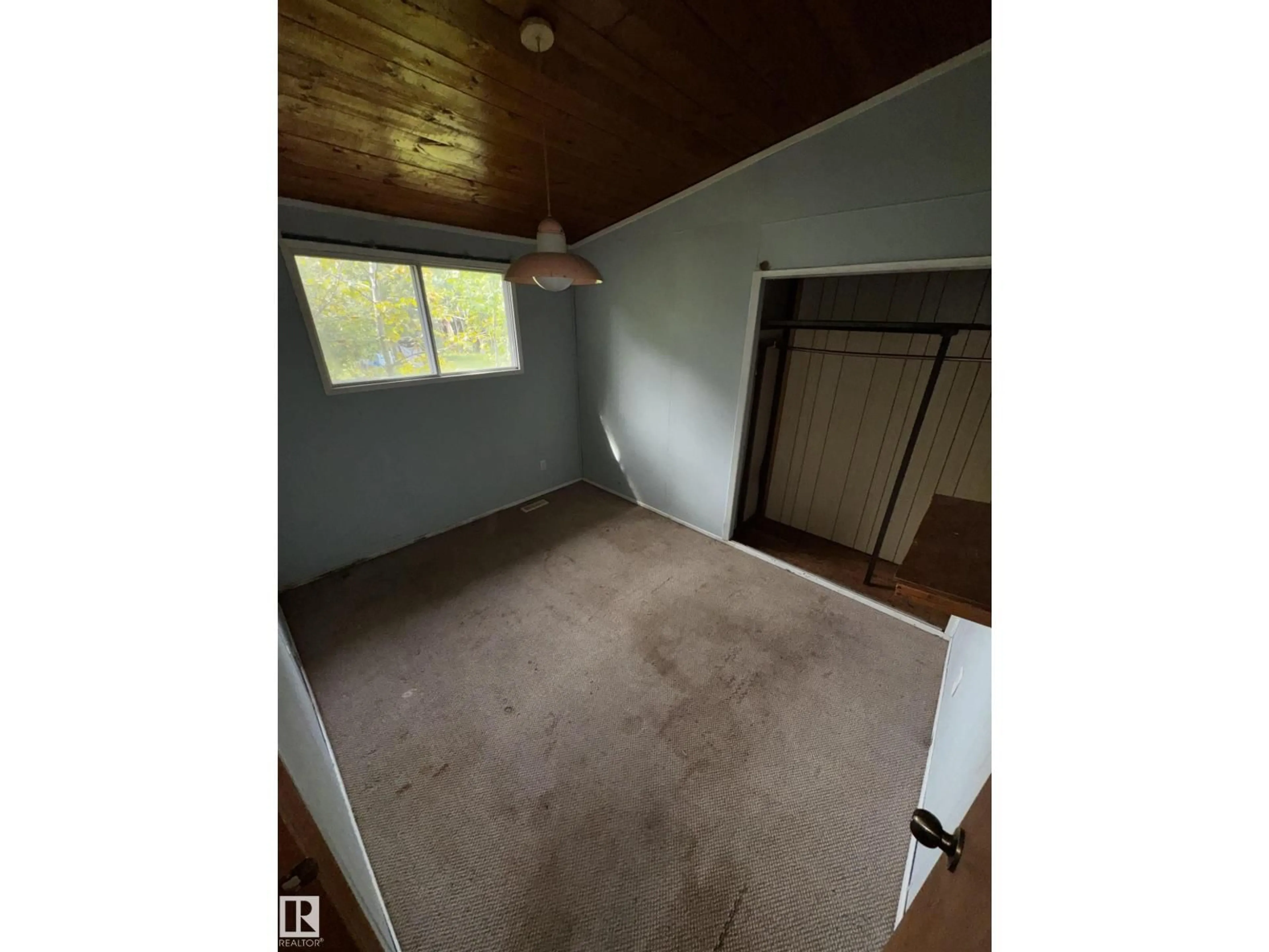 A pic of a room for 4410 LEISURE LN, Rural Lac Ste. Anne County Alberta T0E1V0