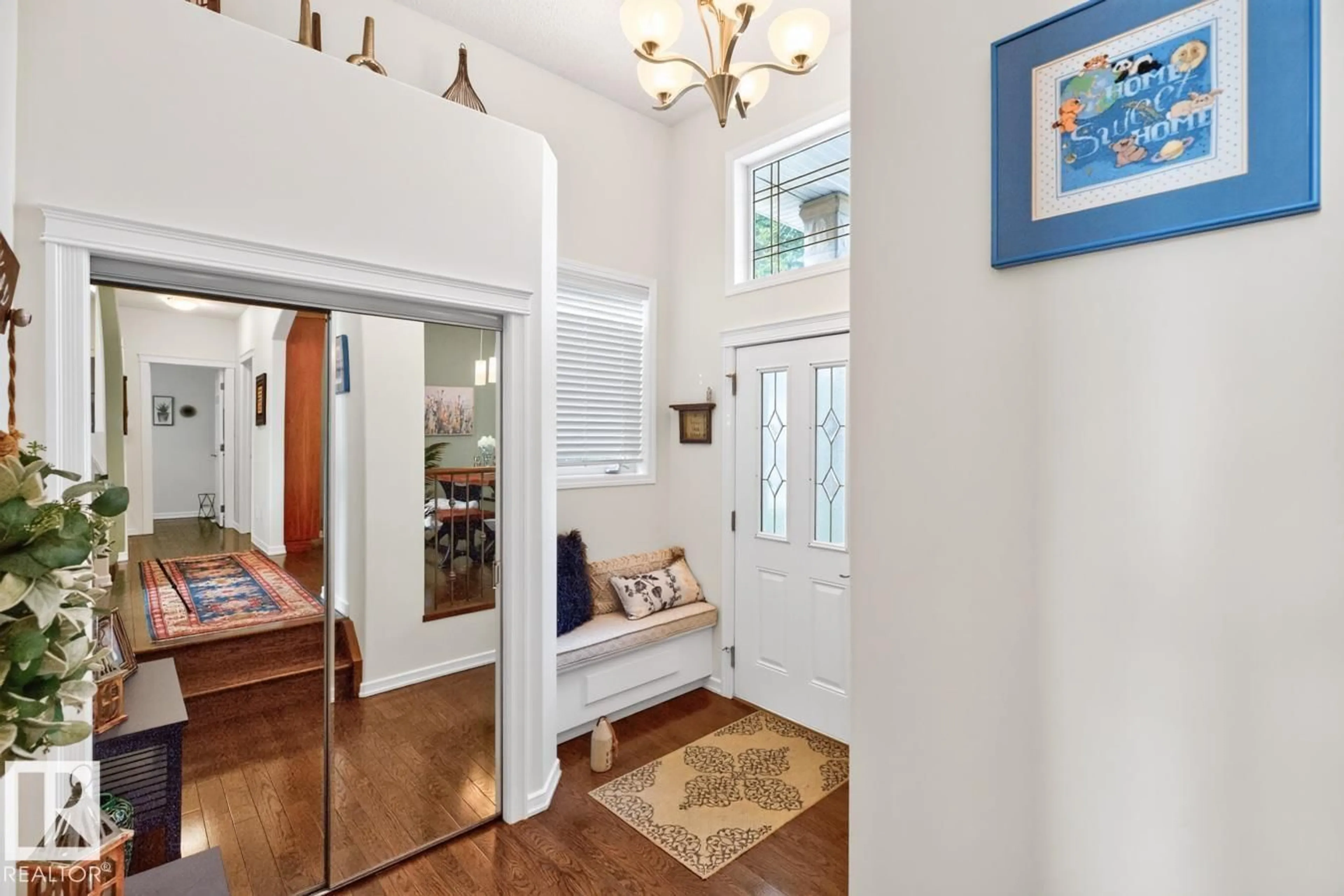 Indoor entryway for #14 - 577 BUTTERWORTH WY, Edmonton Alberta T6R2Y2