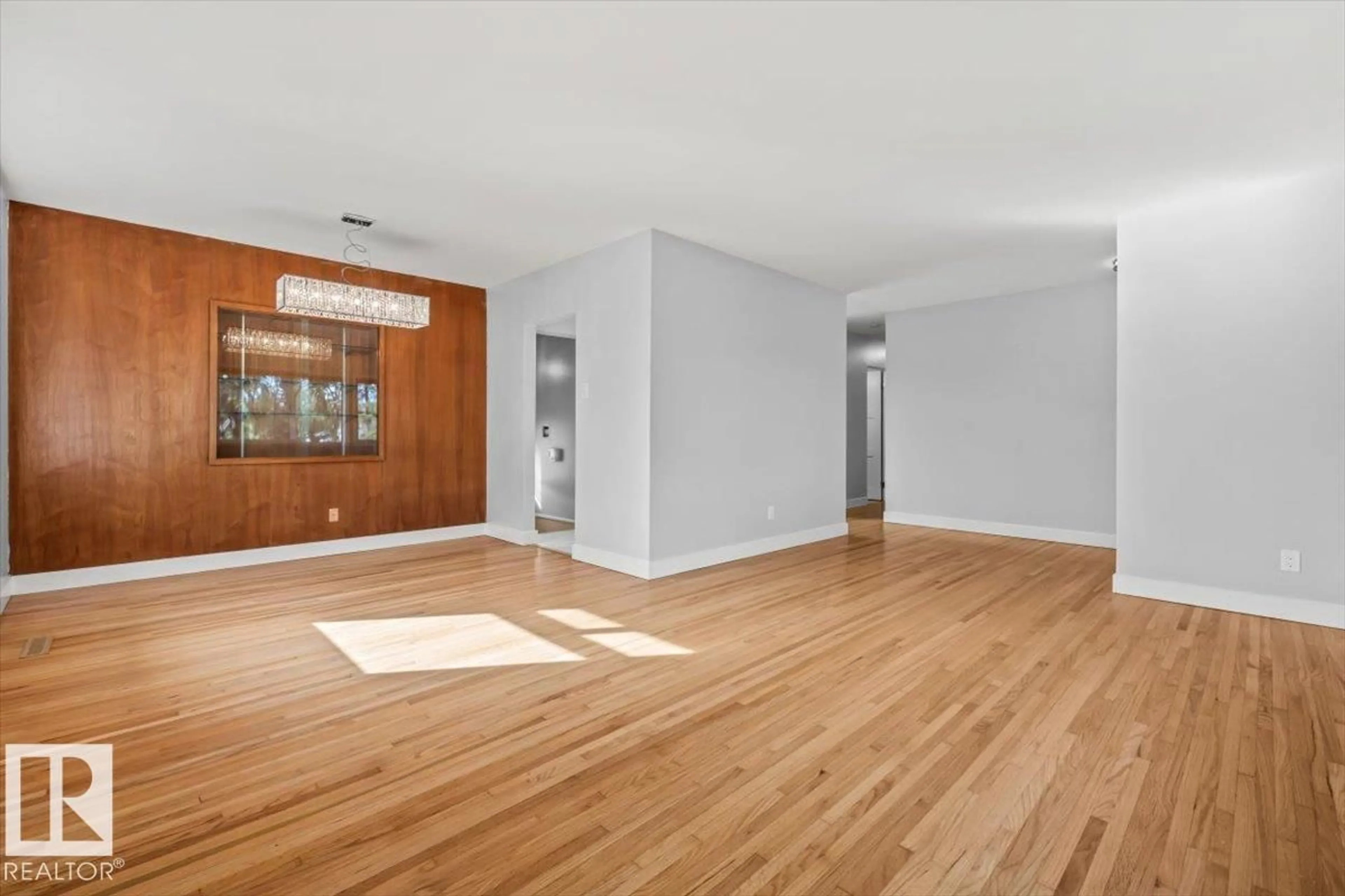 A pic of a room for 8663 64 AV, Edmonton Alberta T6E0H4