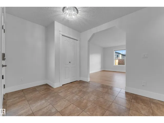 3003 25 AV, Edmonton 4