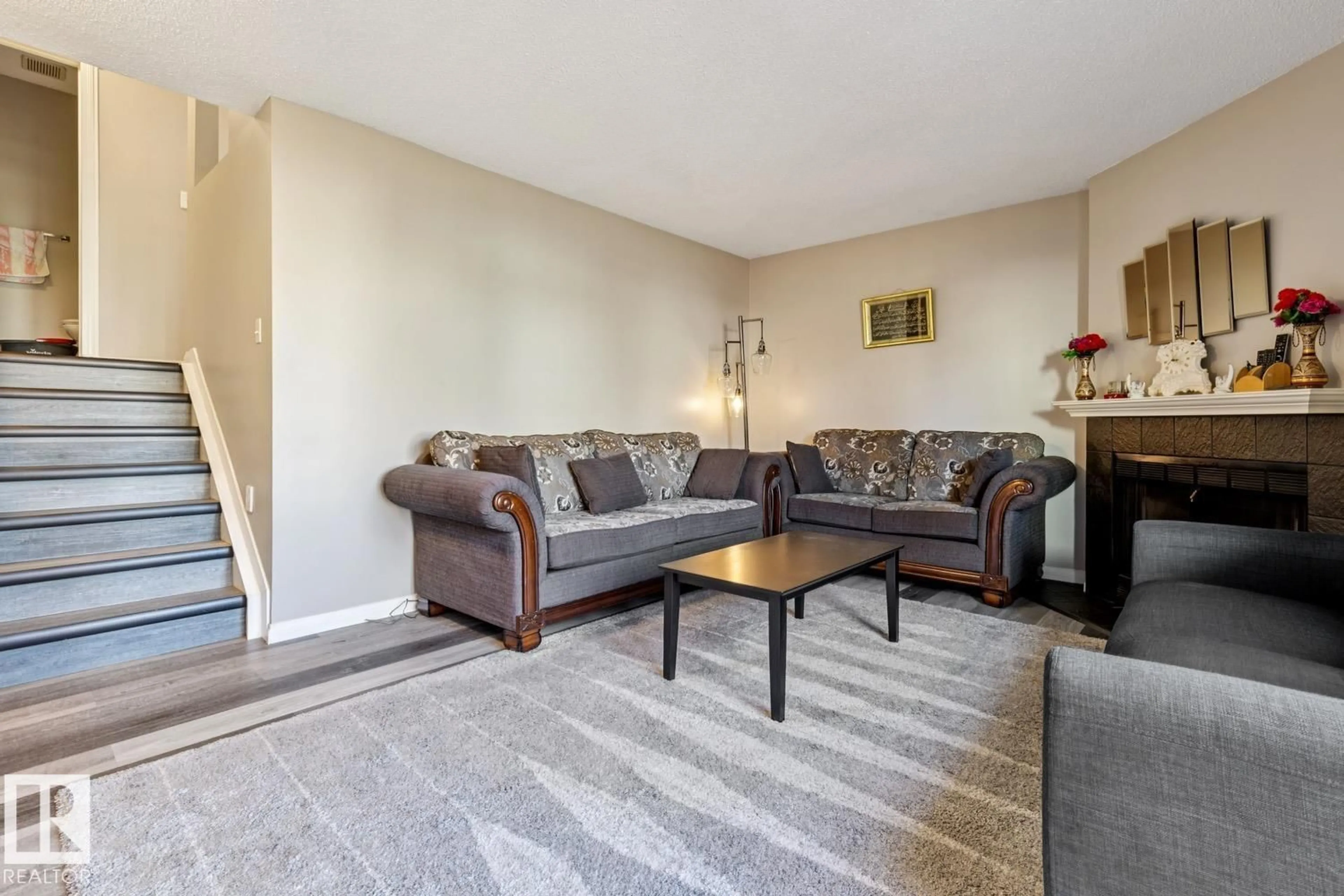 Living room with furniture, carpet floor for #40 - 9520 174 ST, Edmonton Alberta T5T5Z3
