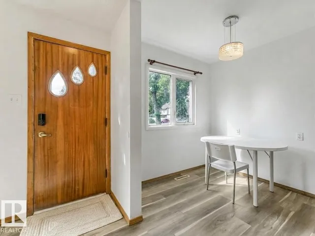 16428 88 AV, Edmonton 3