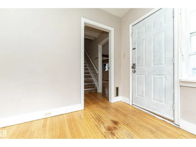 10930 80 AV, Edmonton 3