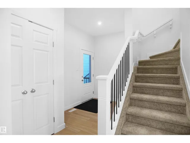 NW - 8715 183 AV, Edmonton 3