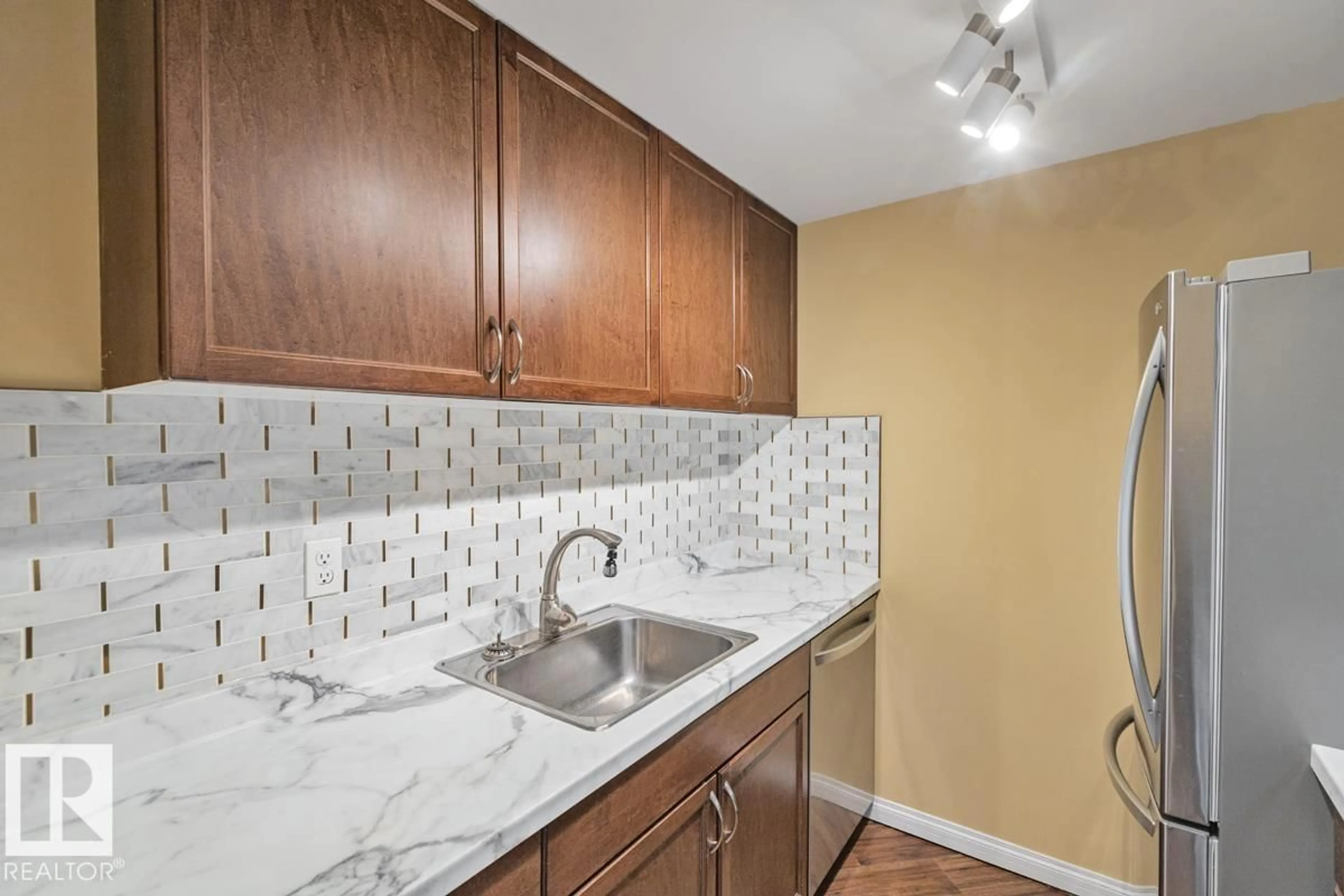 Standard kitchen, unknown for 1307 117 ST, Edmonton Alberta T5K1W8