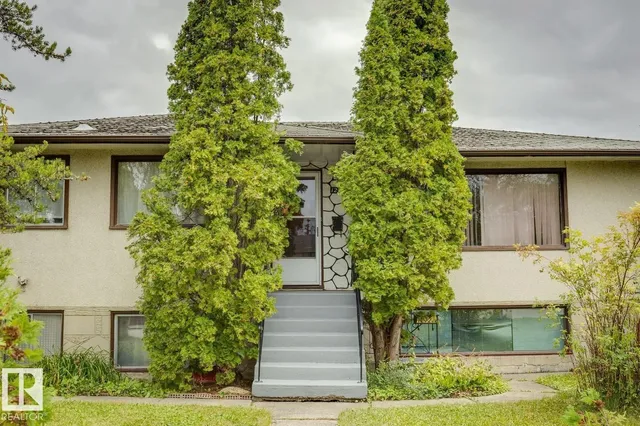 NW - 12721/12723 91 ST, Edmonton 5