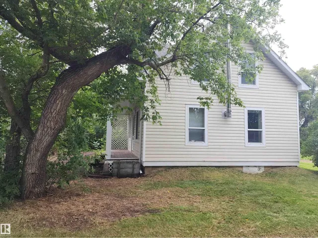 7204 TWP RD 570 A, Rural St. Paul County 2