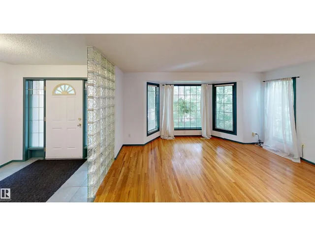 NW - 10941 81 AV, Edmonton 5