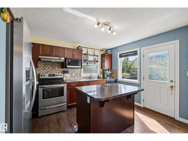 3003 20 AV, Edmonton 5