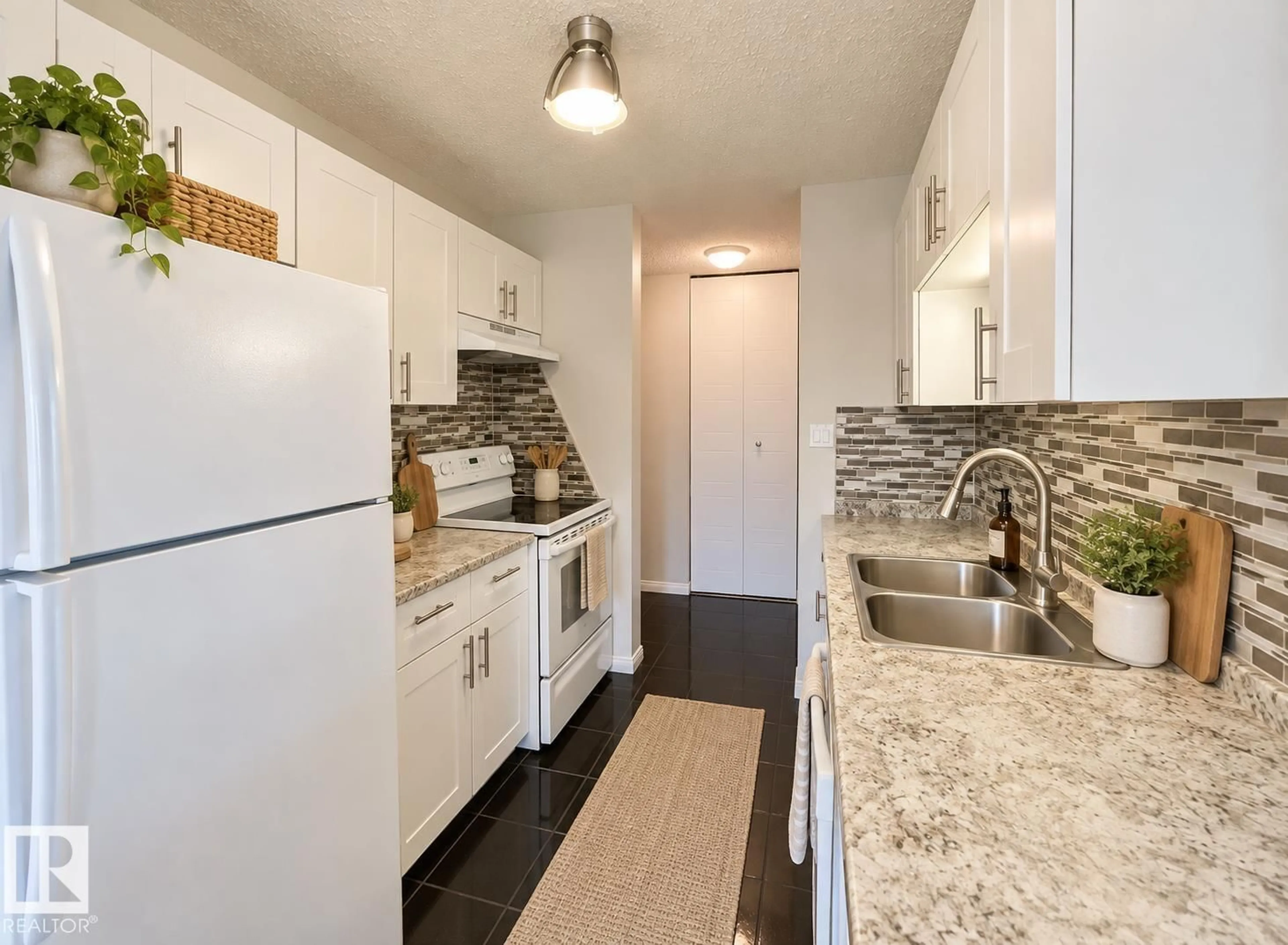 Standard kitchen, unknown for #304 - 10135 116 ST, Edmonton Alberta T5K2H5