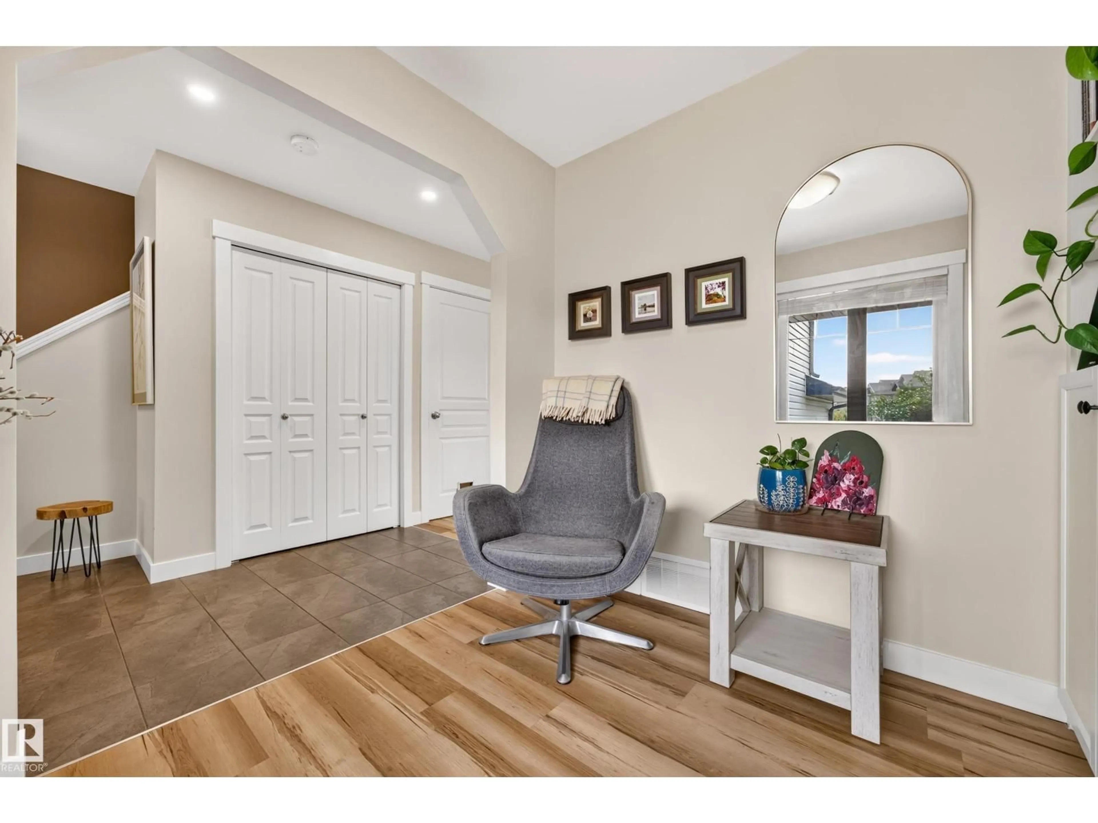 Indoor entryway for 12528 172 AV, Edmonton Alberta T5X0E6