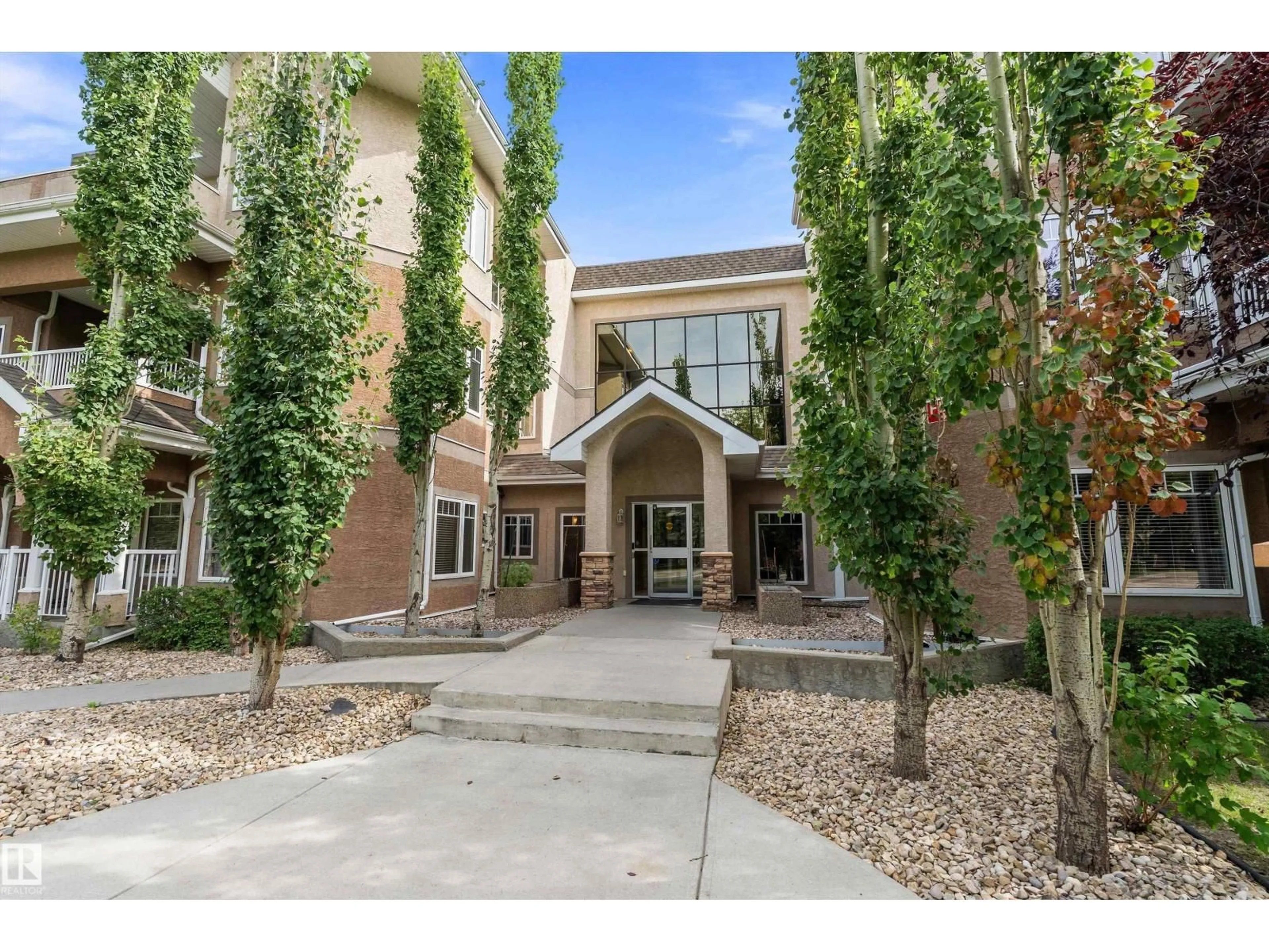 Indoor foyer for #203 - 8931 156 ST, Edmonton Alberta T5R1Y6