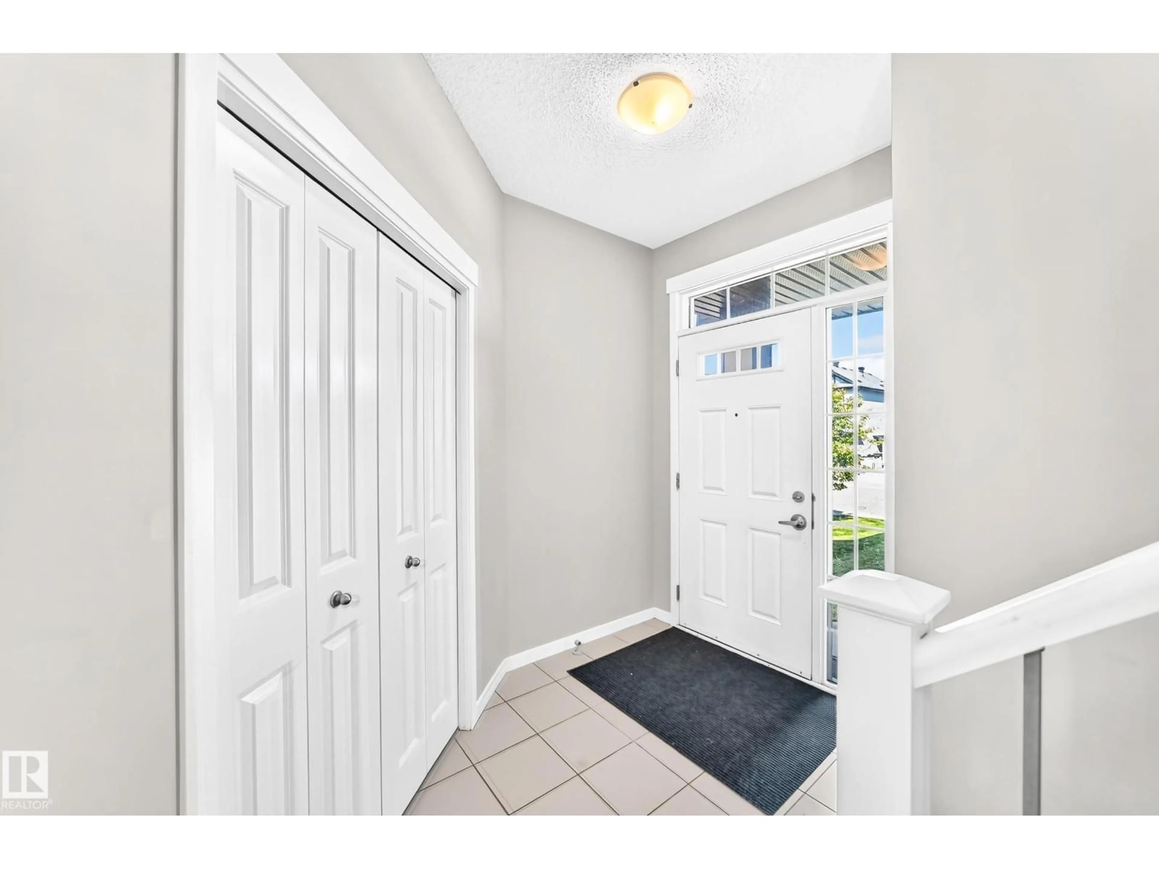 Indoor entryway for 5633 175A AV, Edmonton Alberta T5Y0T7