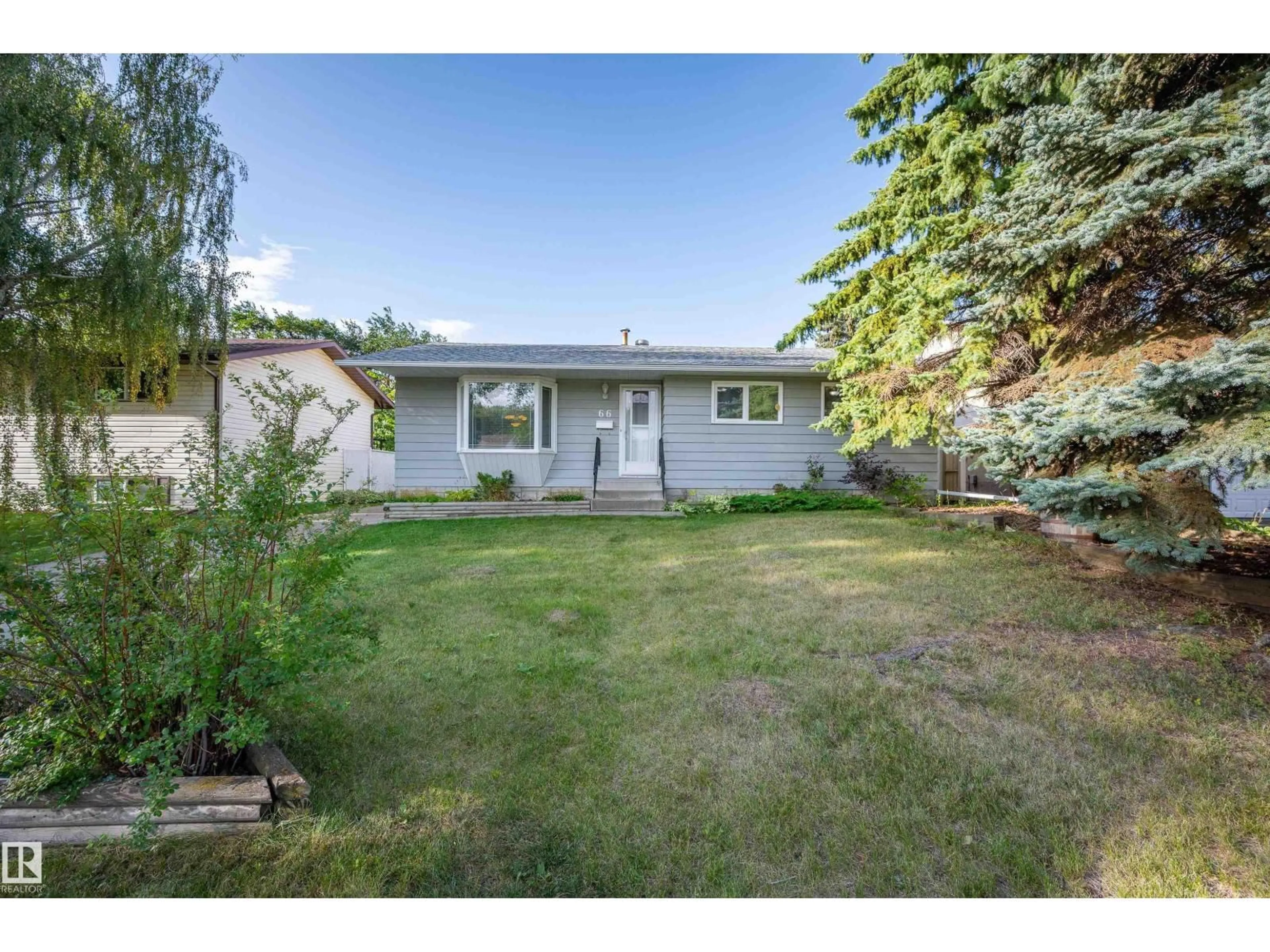 A pic from outside/outdoor area/front of a property/back of a property/a pic from drone, street for 66 MEADOWBROOK RD, Sherwood Park Alberta T8A0N9