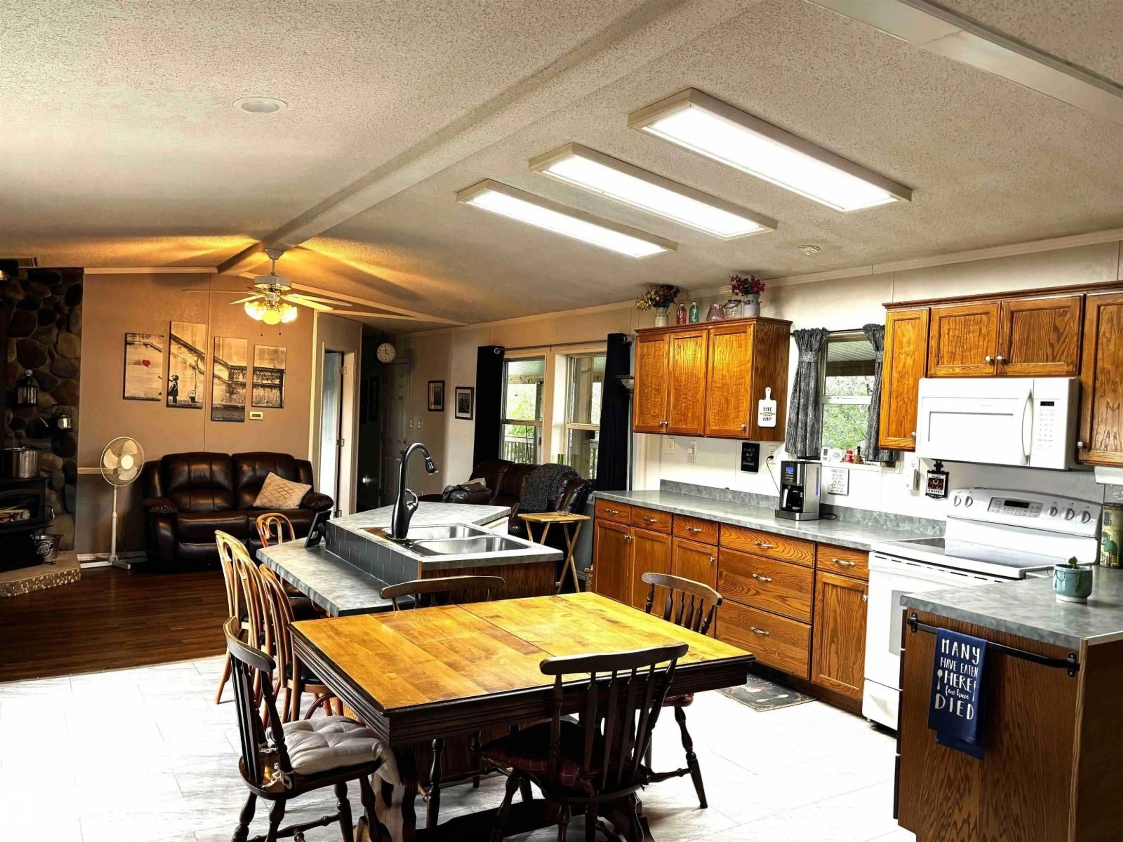 Open concept kitchen, unknown for 51115 RGE ROAD 60, Rural Parkland County Alberta T0E2H0