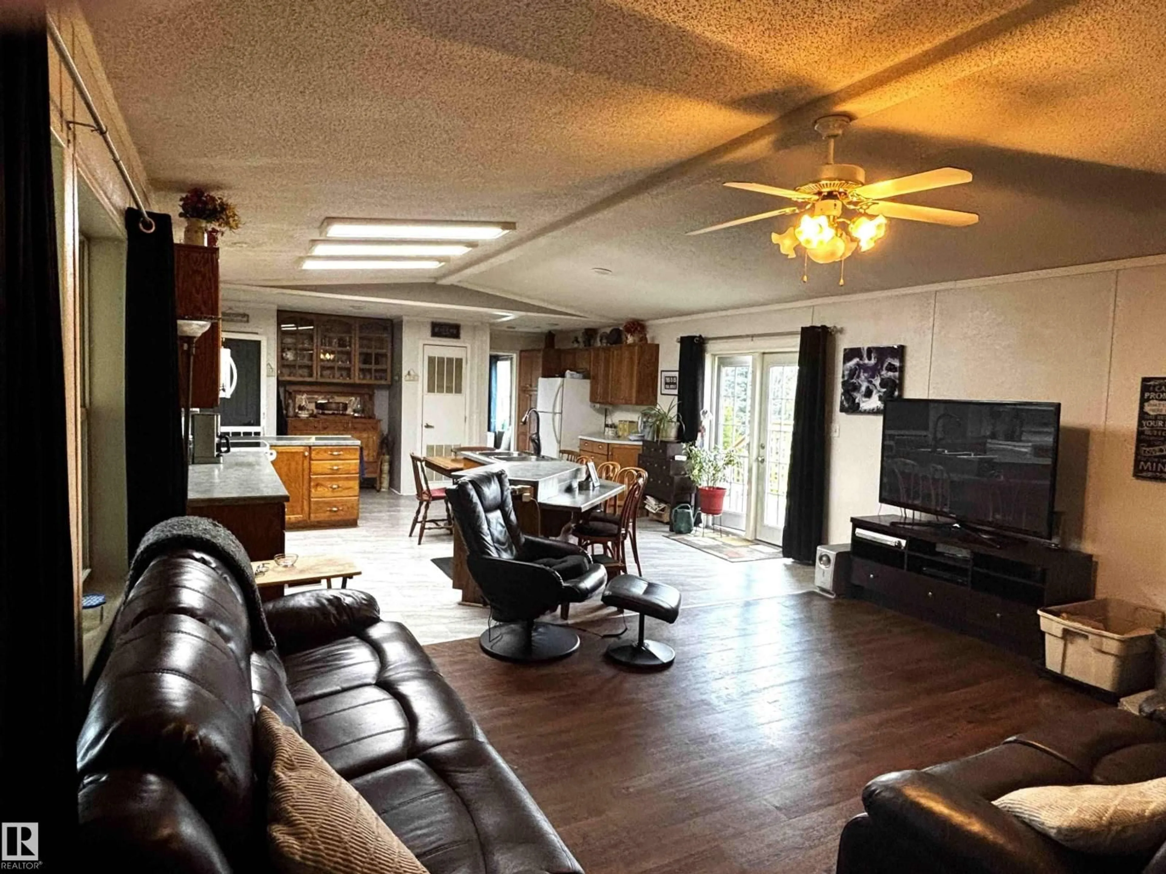 A pic of a room for 51115 RGE ROAD 60, Rural Parkland County Alberta T0E2H0