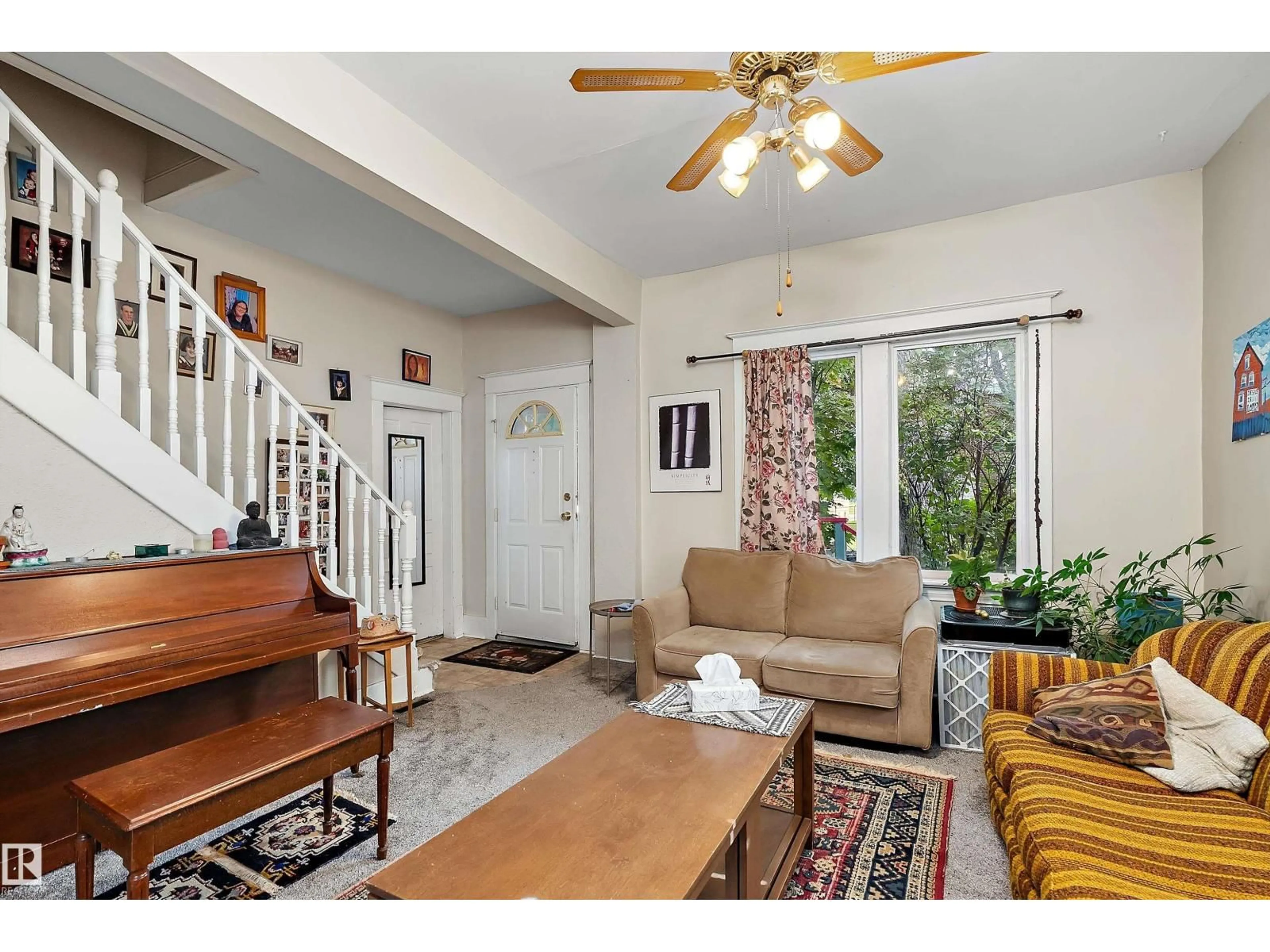 Living room with furniture, unknown for NW - 10816 92 ST, Edmonton Alberta T5H1V7
