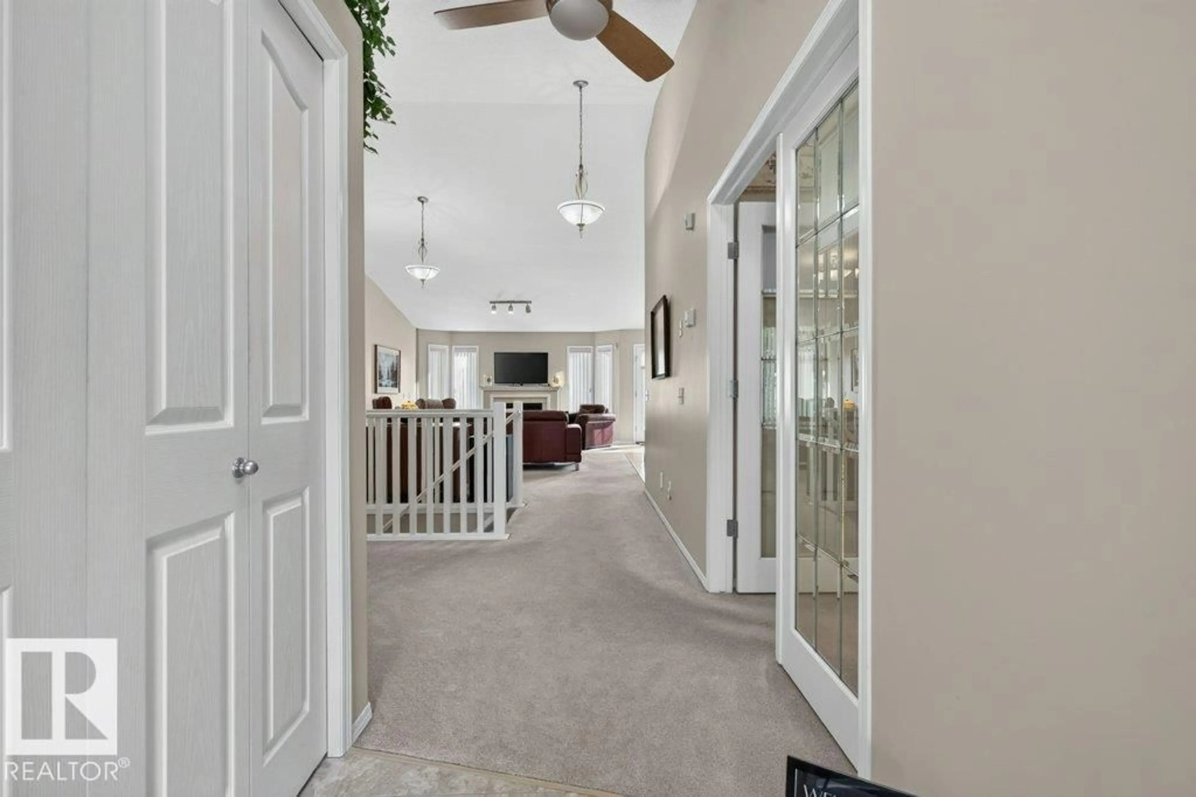Indoor entryway for 9 - 17 DECHENE RD, Edmonton Alberta T6M2V1