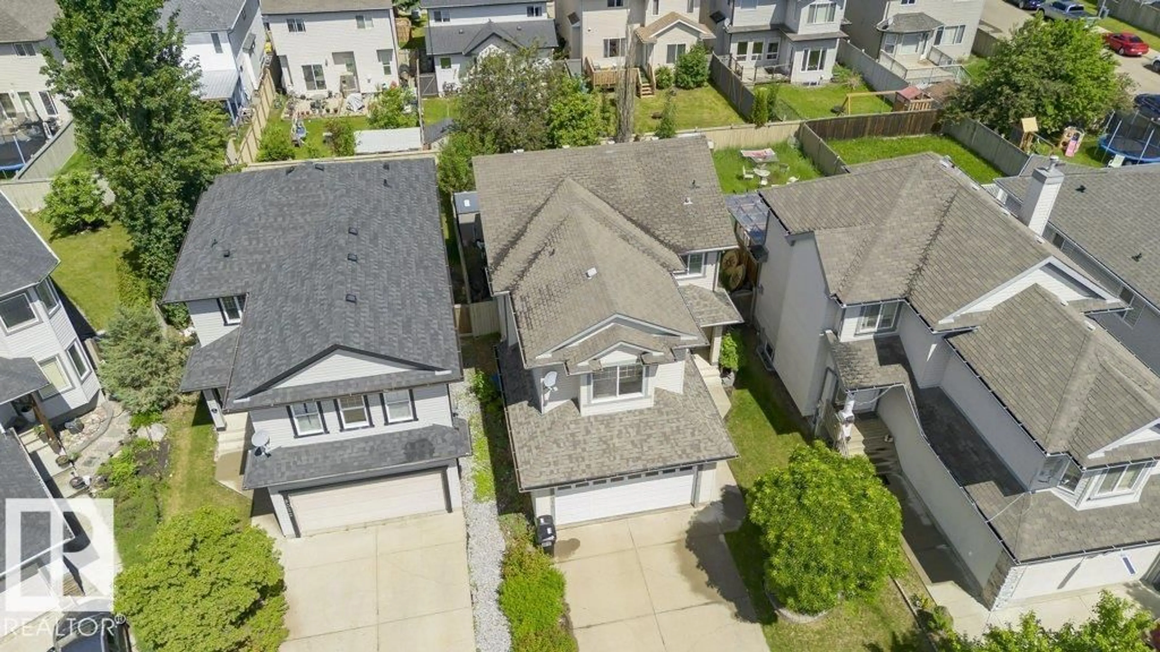 A pic from outside/outdoor area/front of a property/back of a property/a pic from drone, street for 8018 3 AV SW, Edmonton Alberta T6X1K6