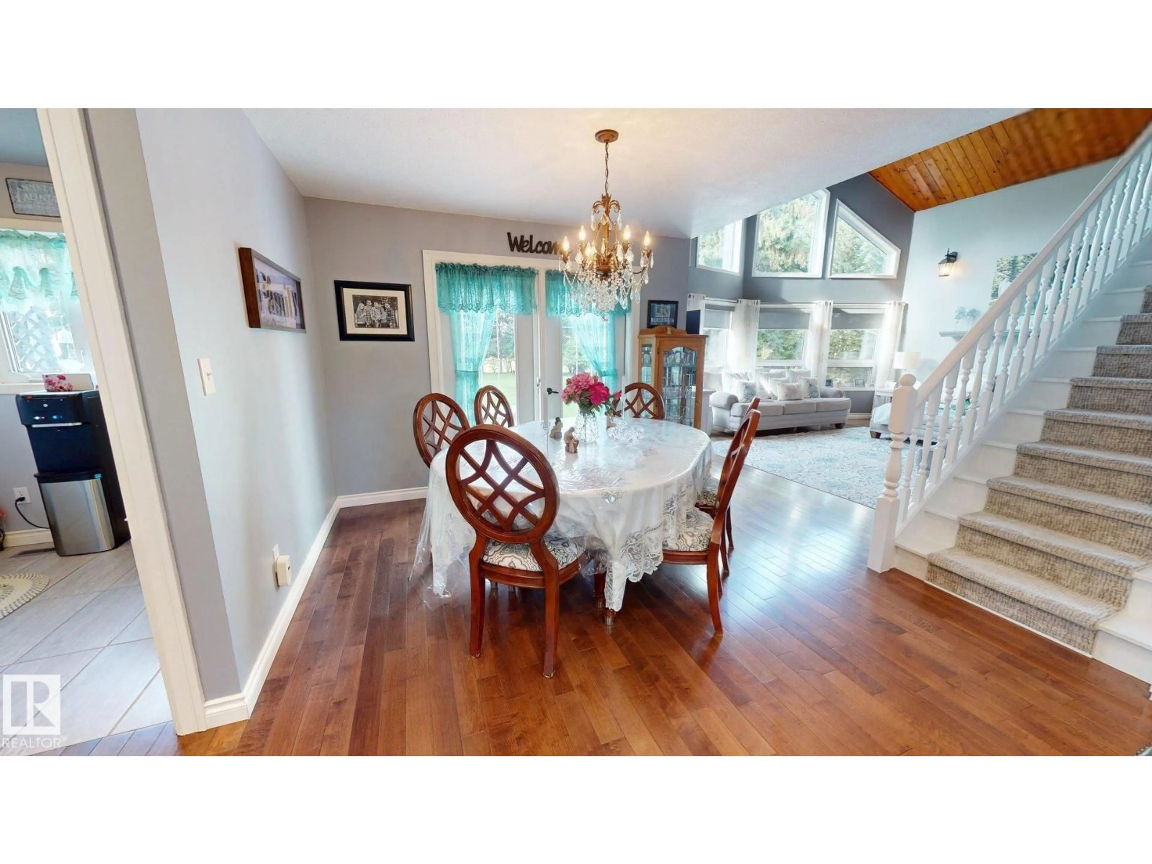Dining room, wood/laminate floor for 661060 RANGE ROAD 210A, Rural Athabasca County Alberta T9S2B7