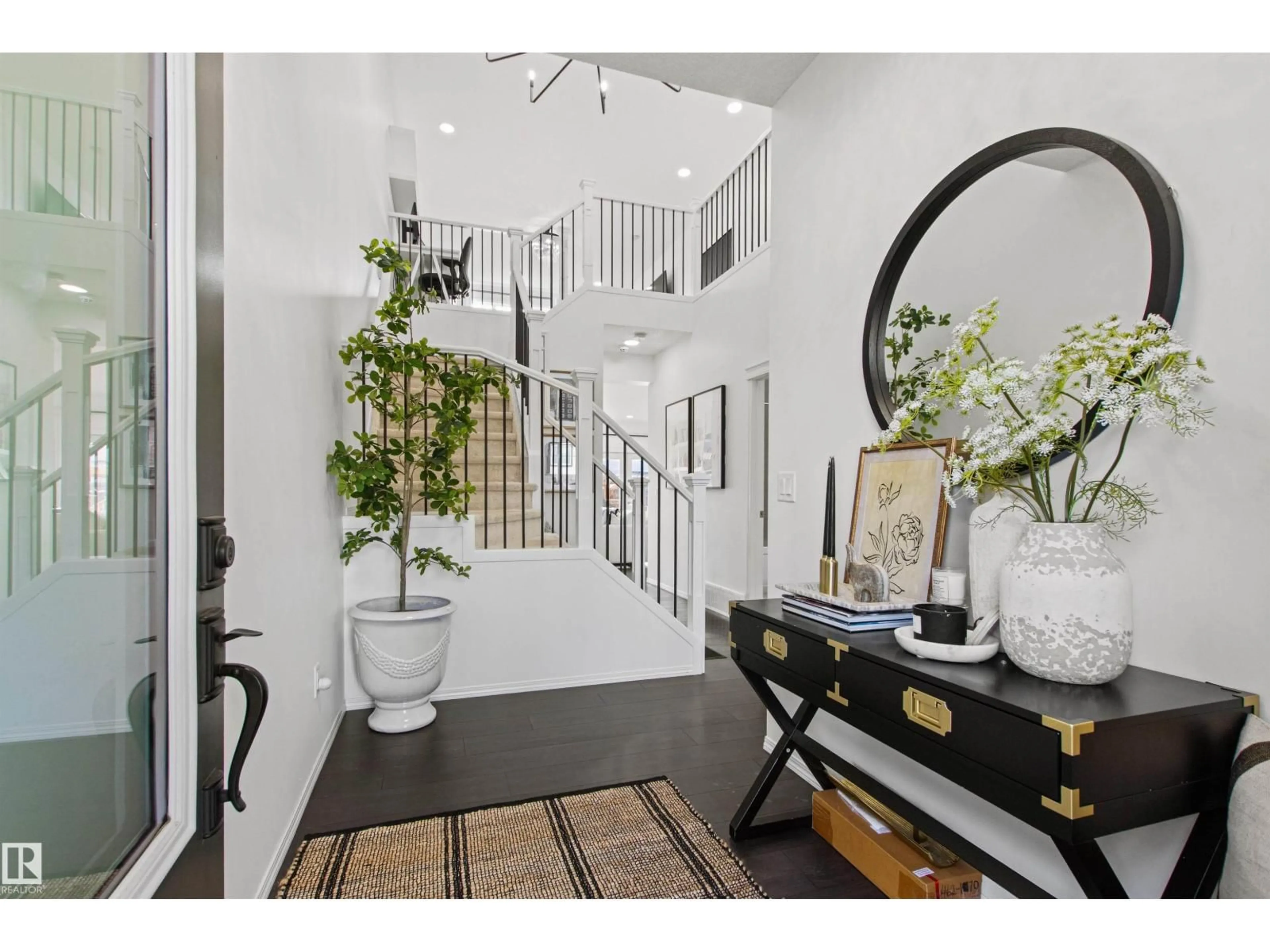 Indoor entryway for SW - 915 177 ST, Edmonton Alberta T6W2X2