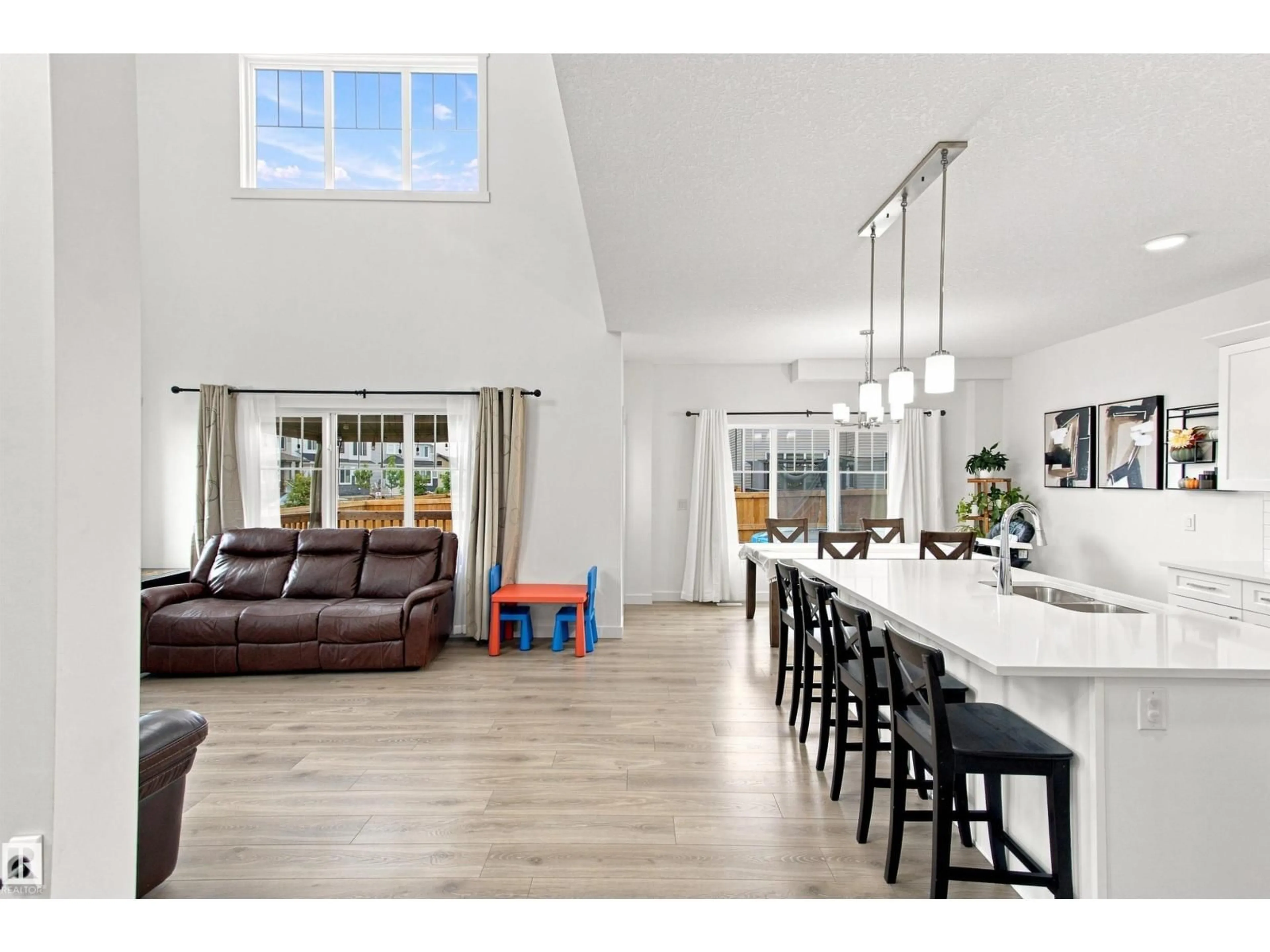 Open concept kitchen, unknown for 107 ELLICE BN, Fort Saskatchewan Alberta T8L0V2