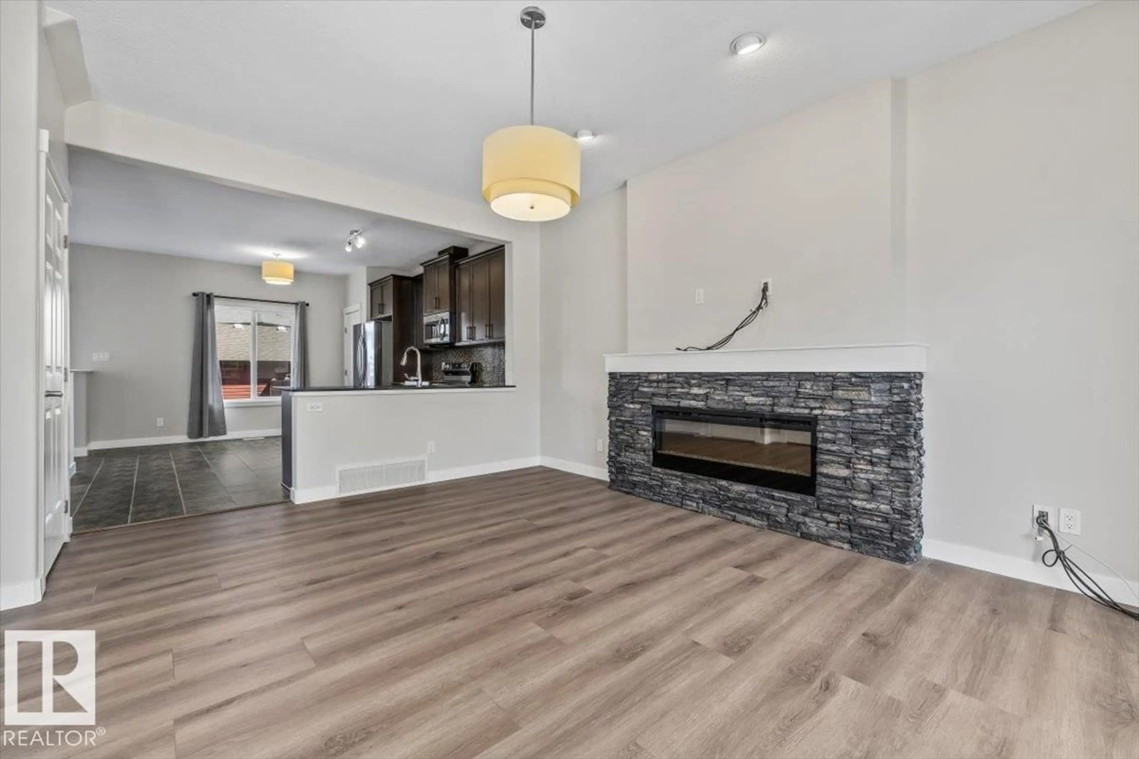 Open concept kitchen, unknown for 356 PIONEER RD, Spruce Grove Alberta T7X0T1