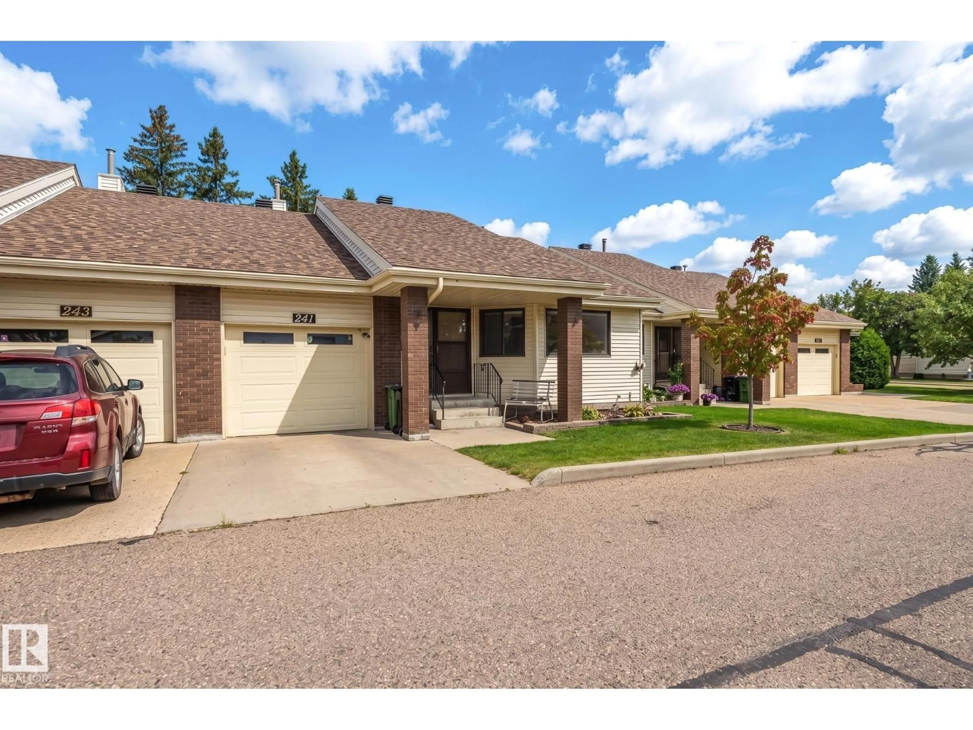 Unknown for 241 OEMING RD, Edmonton Alberta T6R1M3