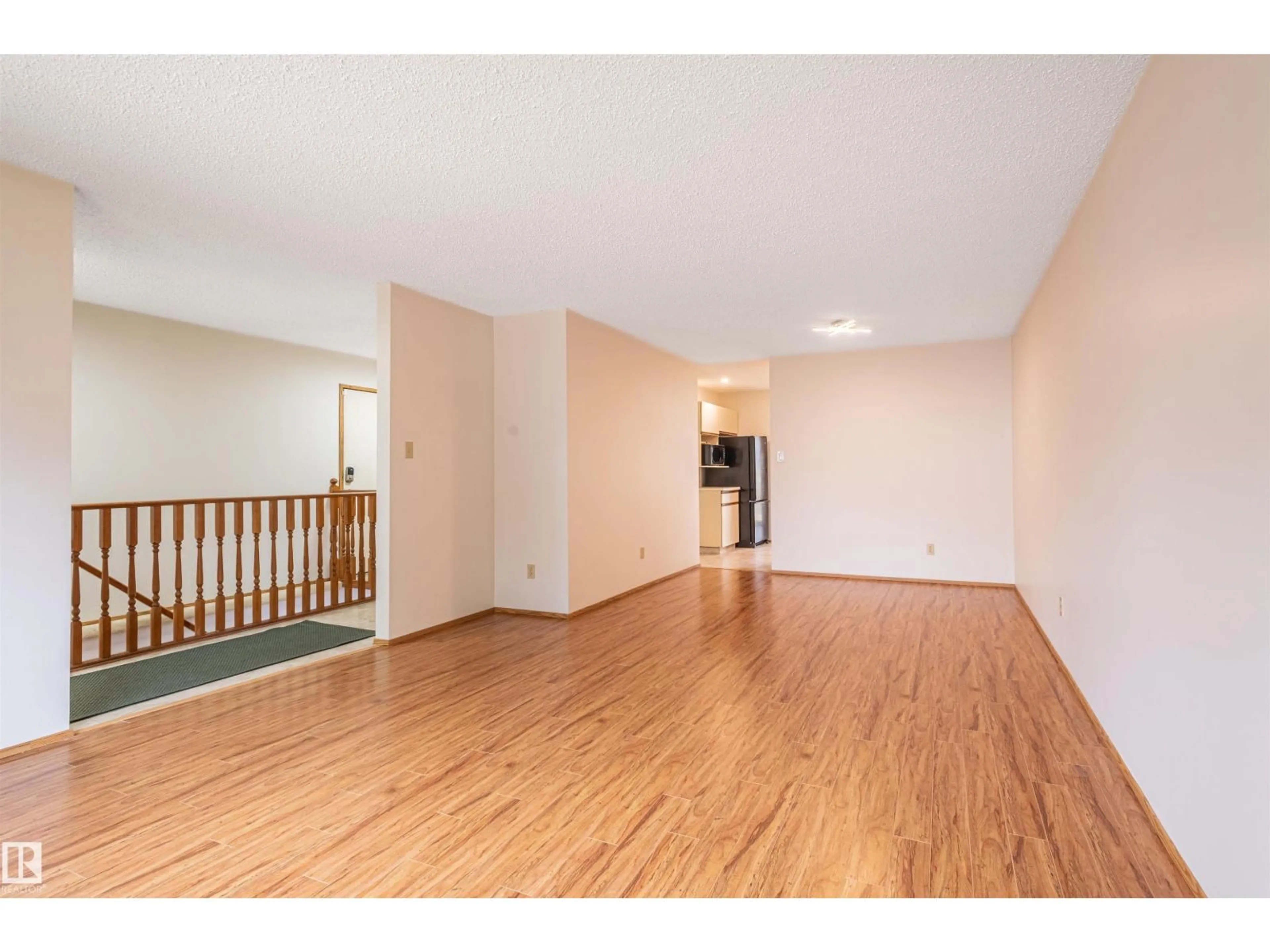 Unknown for 241 OEMING RD, Edmonton Alberta T6R1M3