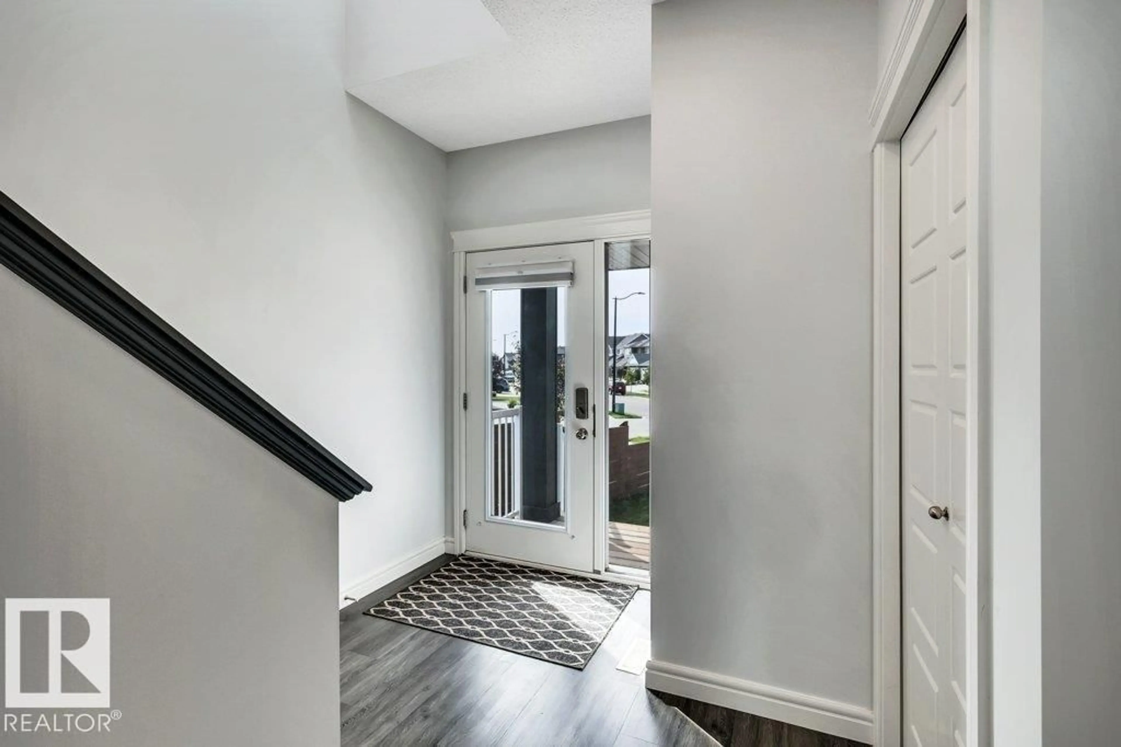 Indoor entryway for 34 JUNEAU WY, St. Albert Alberta T8N7V7