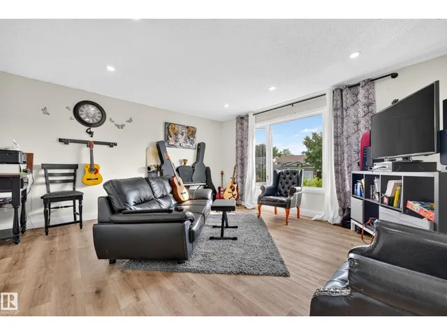 2412 80 ST, Edmonton 4