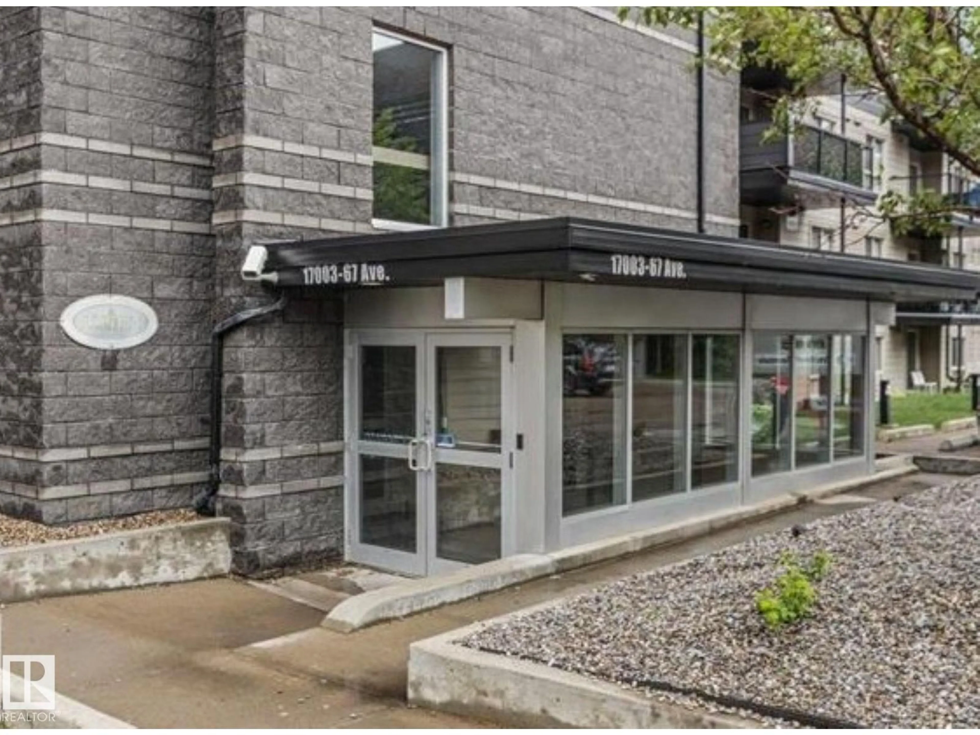 Indoor foyer for 218 - 17003 67 AV, Edmonton Alberta T5T6Y5