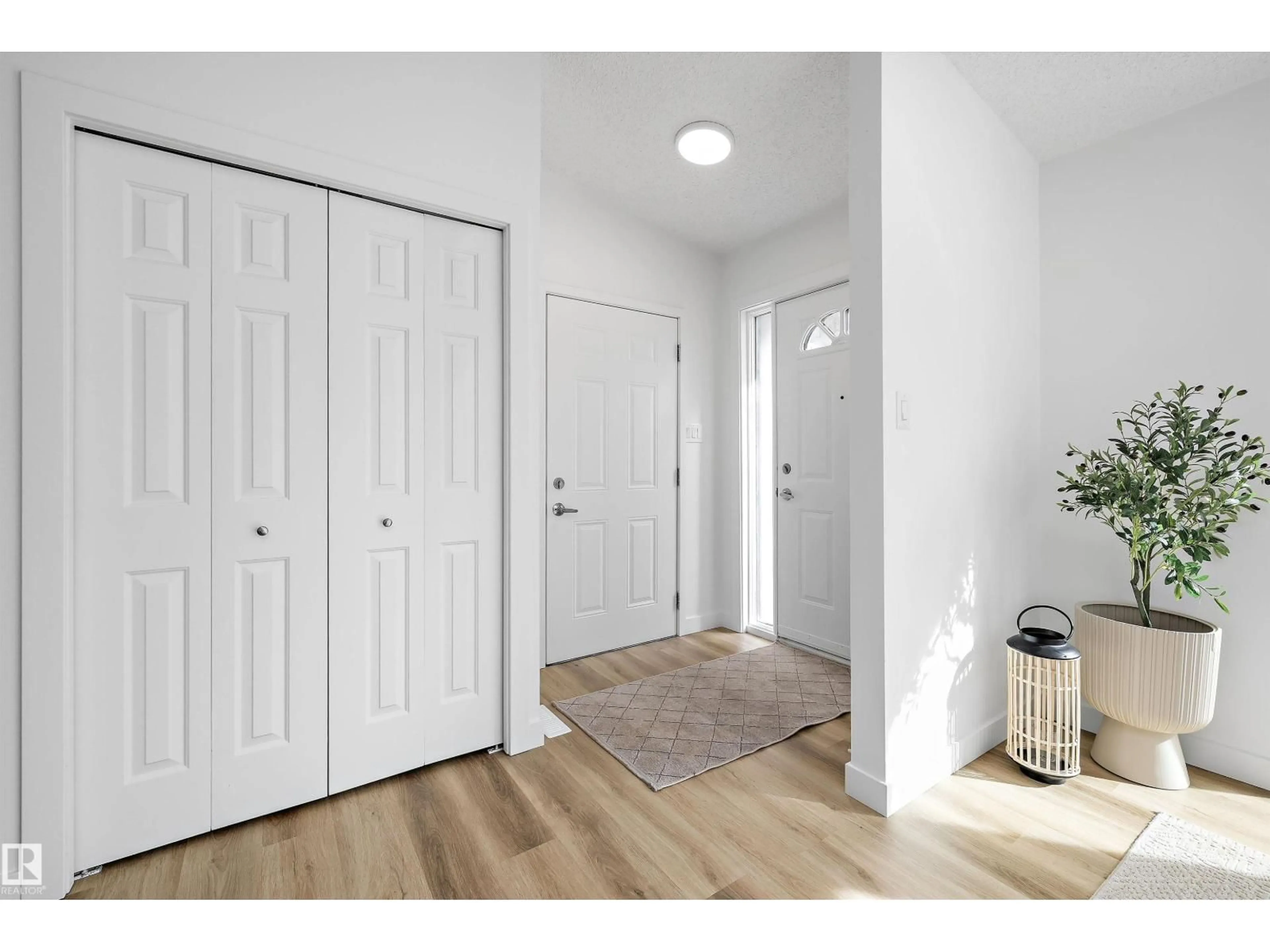 Indoor entryway for 12 DANBRIDGE PL, St. Albert Alberta T8N4V4